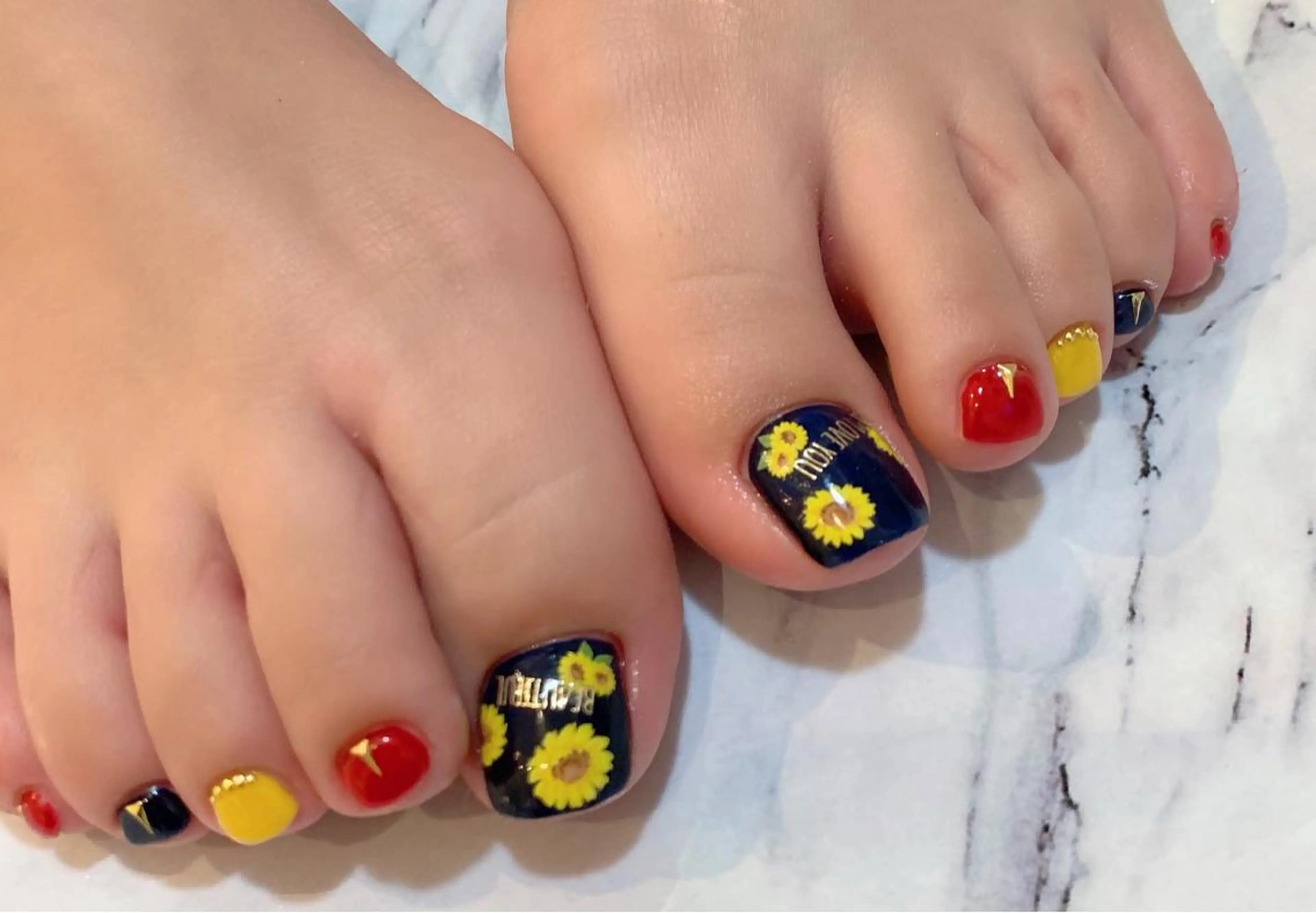 ネイル フットネイル Lino+ ネイル&よもぎ蒸しのネイルデザイン