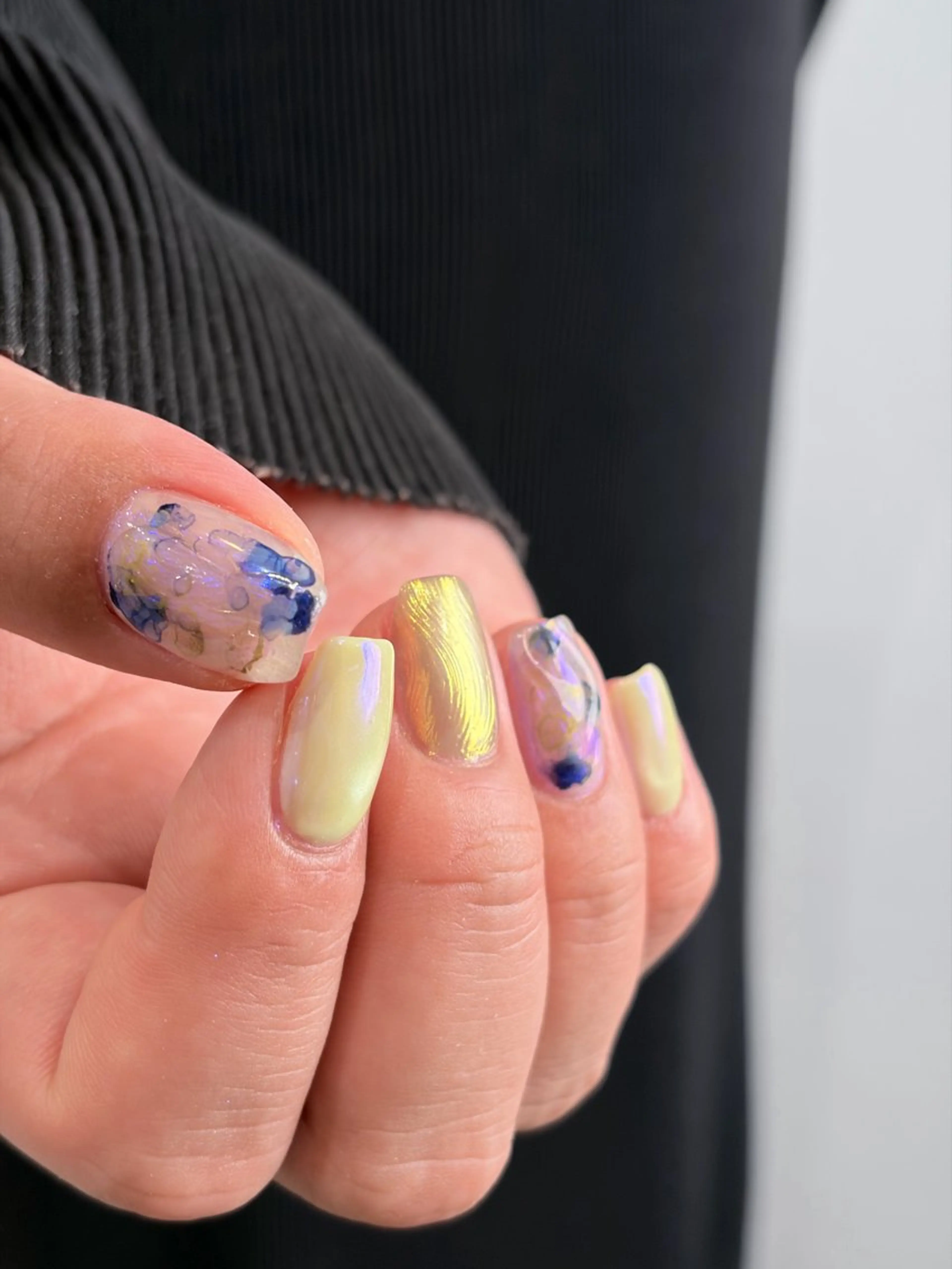 ネイル オーロラネイル ニュアンスネイル CLEMORE NAILのネイルデザイン
