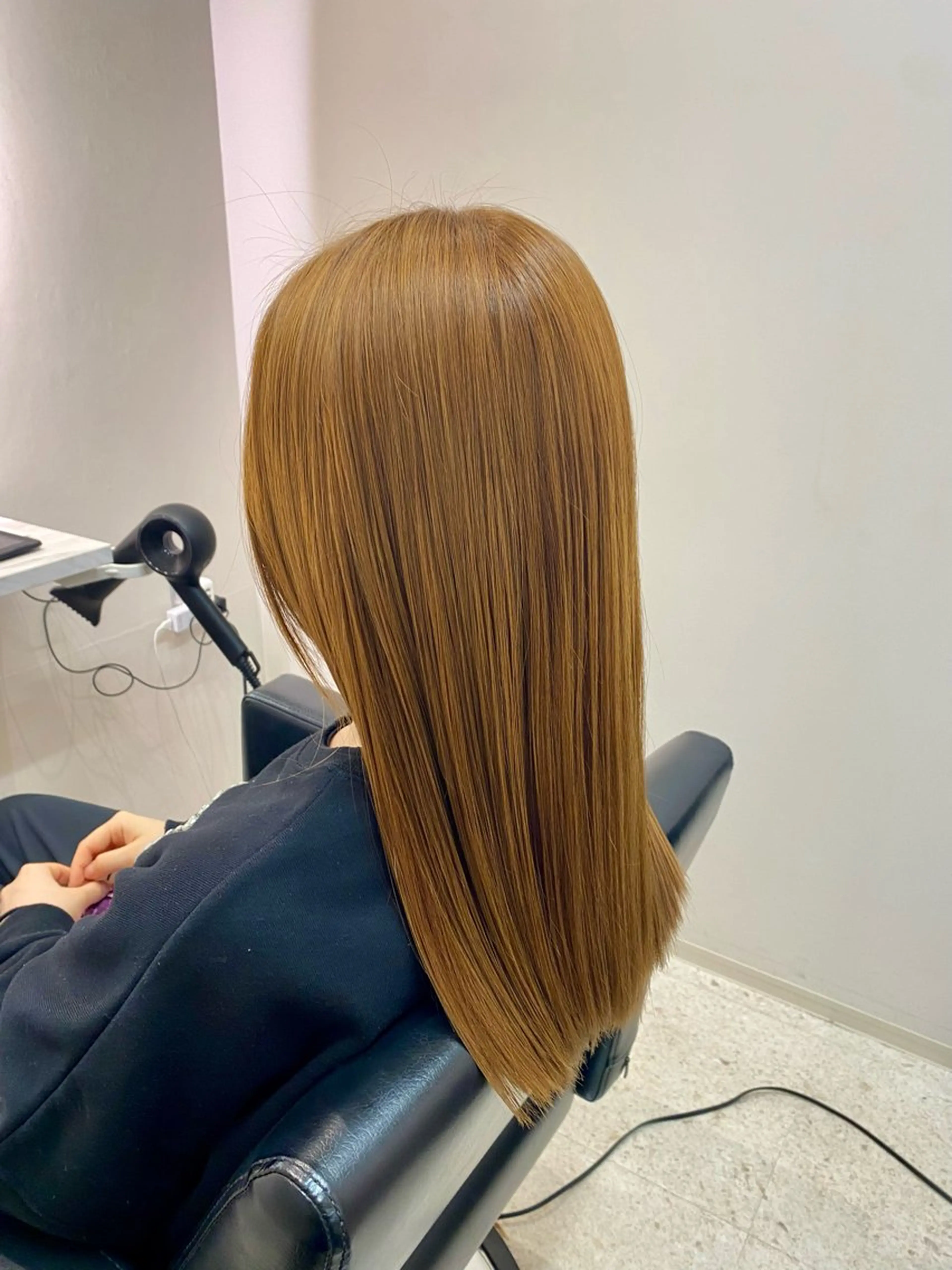 セミロング カラー ベージュカラー ブリーチ ブリーチなしカラー 韓国🇰🇷艶髪 ケアカラーSHURIのヘアスタイル