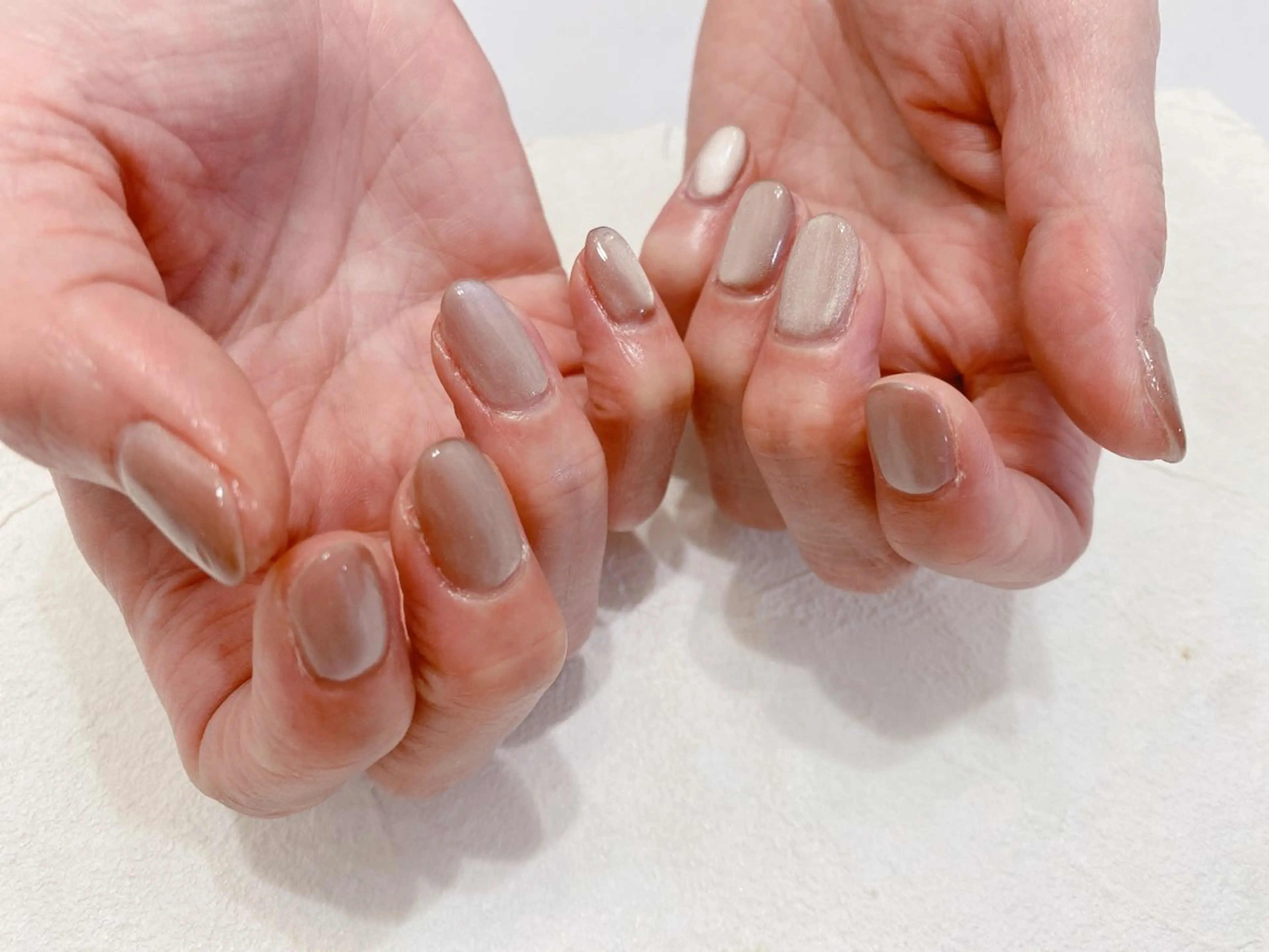 ネイル オーロラネイル フットネイル フレンチネイル ジェルネイル 韓国ネイル ハンドネイル mogunail &blowのネイルデザイン