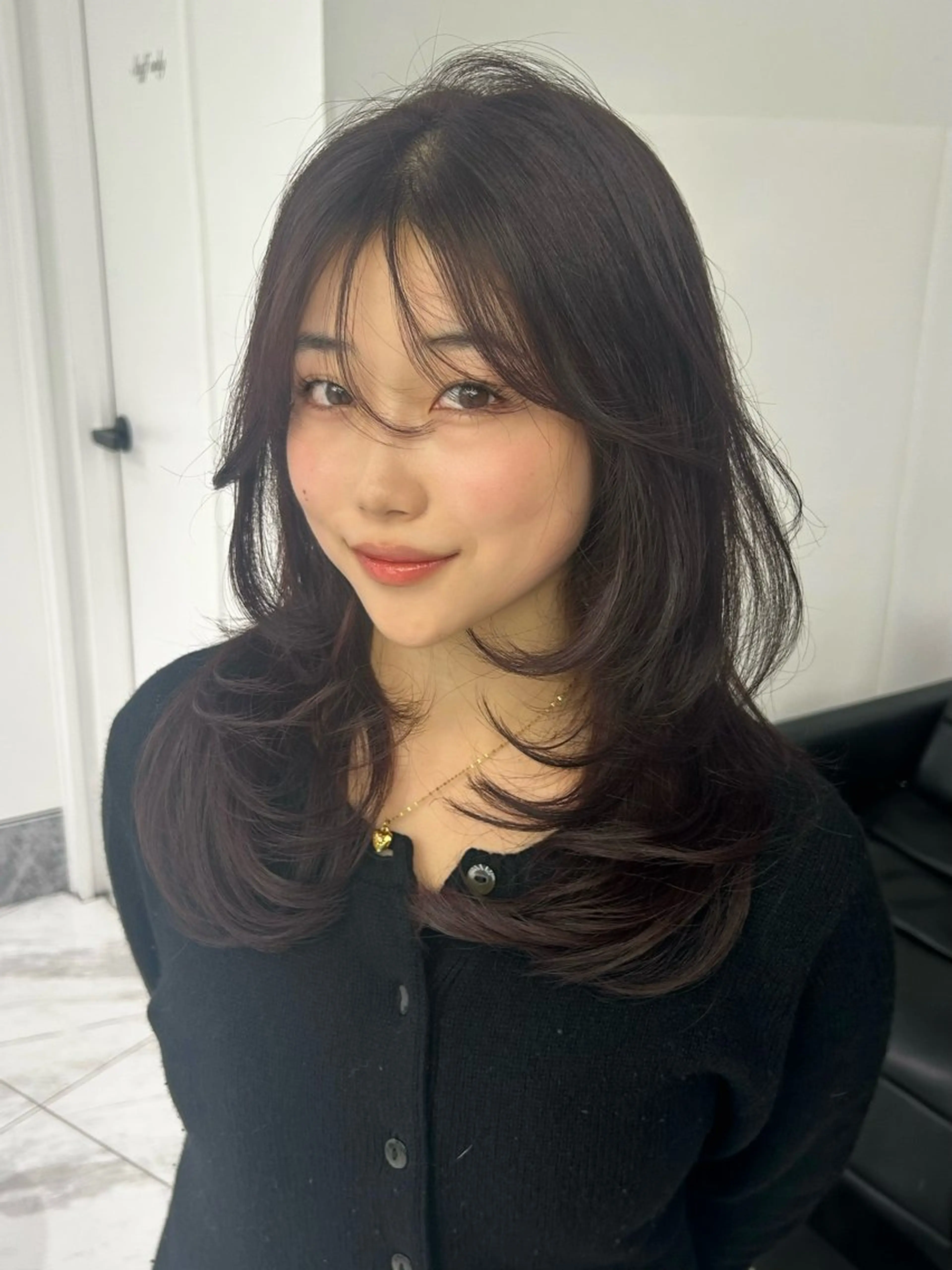 ミディアム レイヤー／マツエク 💋𝑨𝑵𝑵𝑨のヘアスタイル