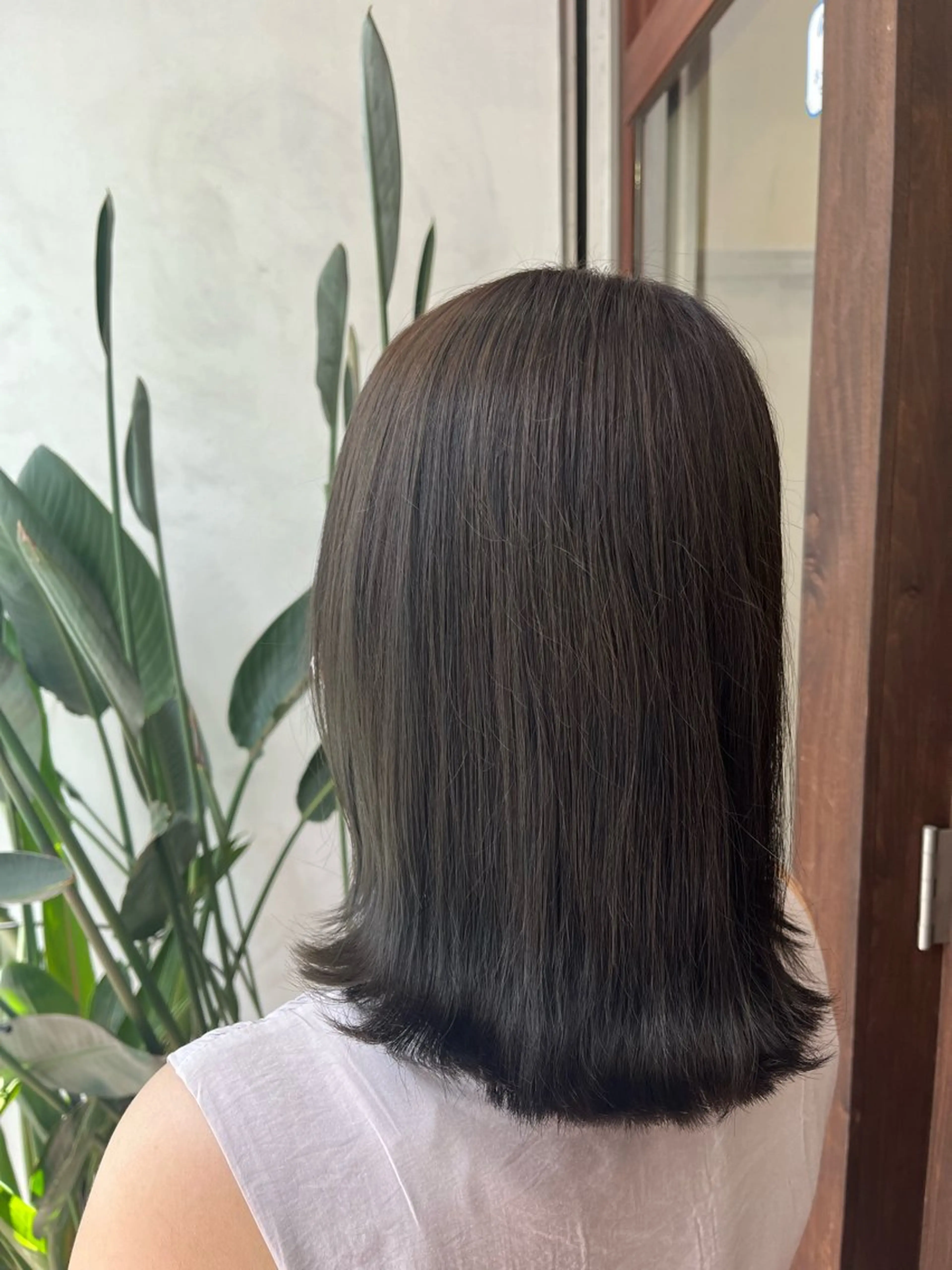 ミディアム カラー 透明感/低ダメージ インナー🩵角田紗雪のヘアスタイル