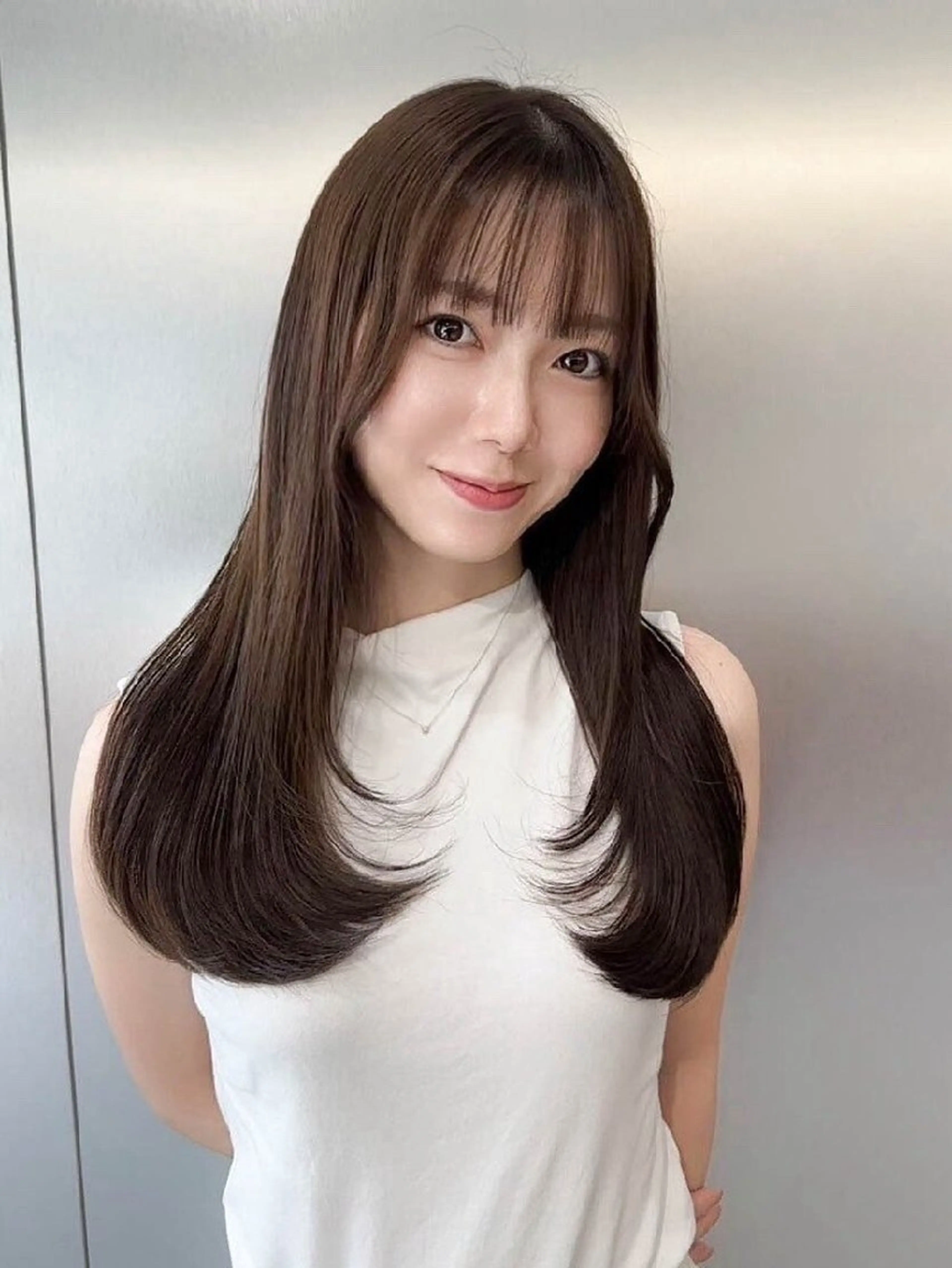 セミロング 韓国風ヘア レイヤーカット 小河 恵子のヘアスタイル