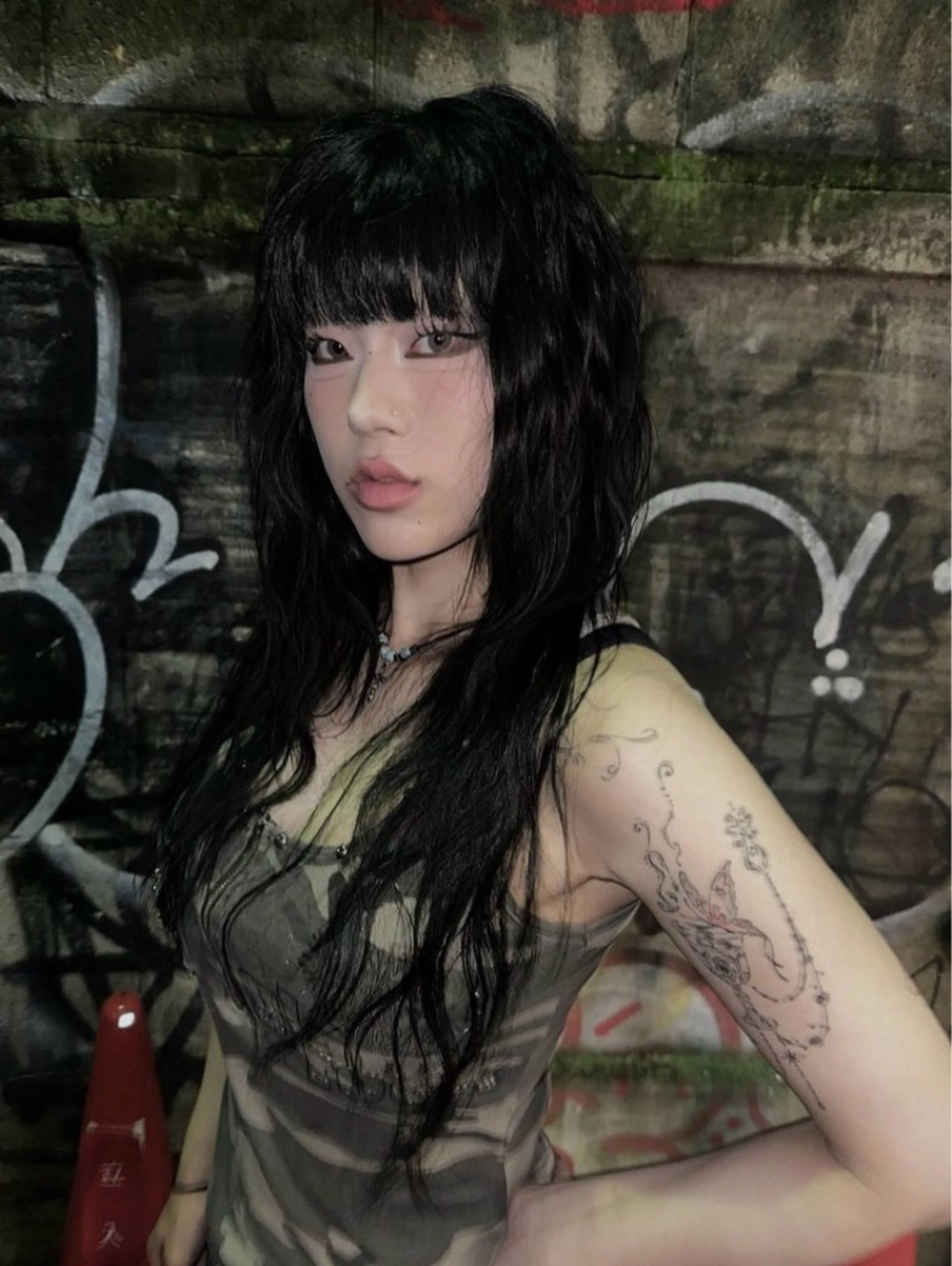 ロング ✴︎TO-MA✴︎ レッドカラー/透明感のヘアスタイル