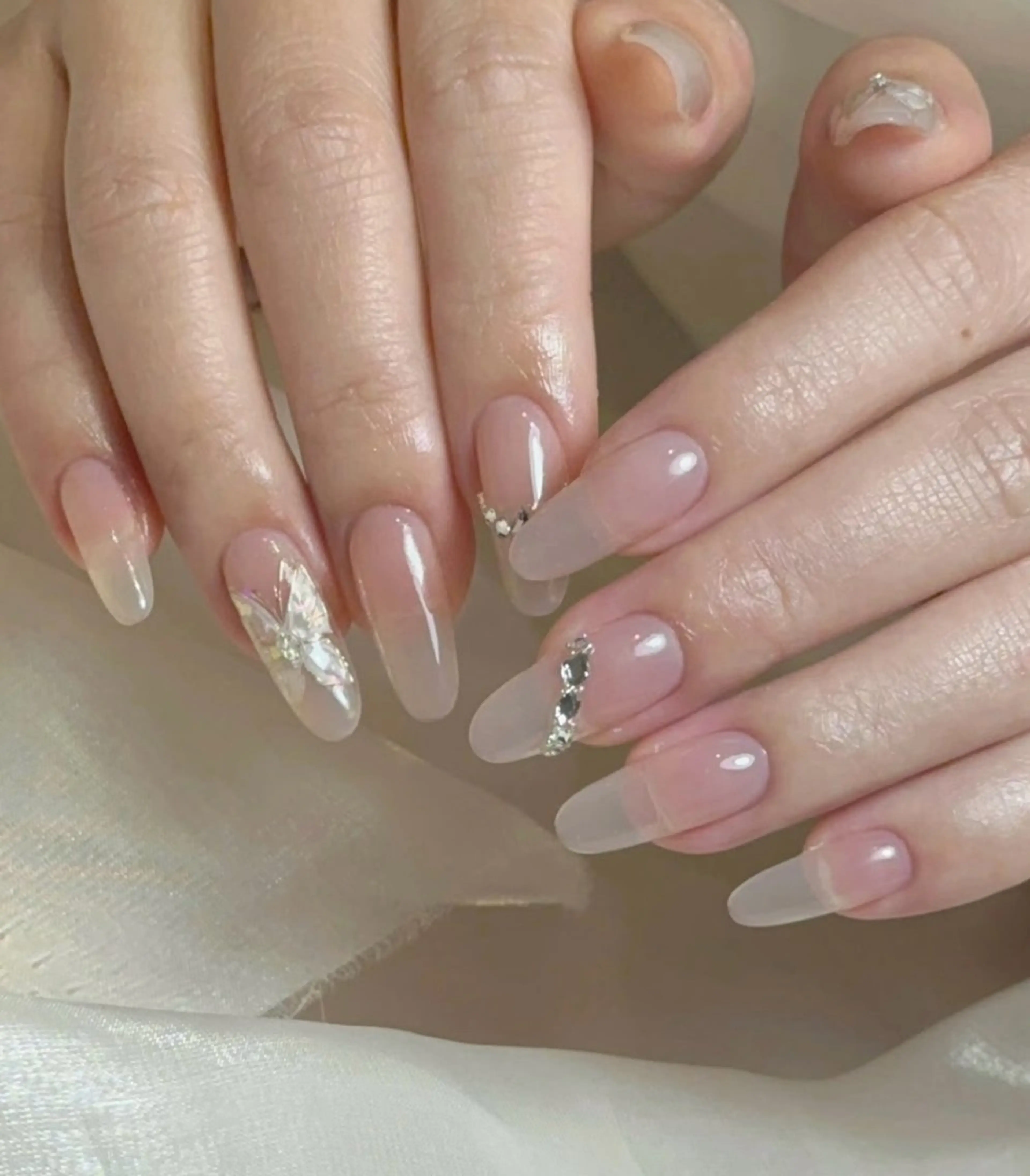 ネイル オーロラネイル 長さ出し フットネイル 韓国ネイル ラメ(グリッター) ハンドネイル 👍thumbs up nail👍のネイルデザイン