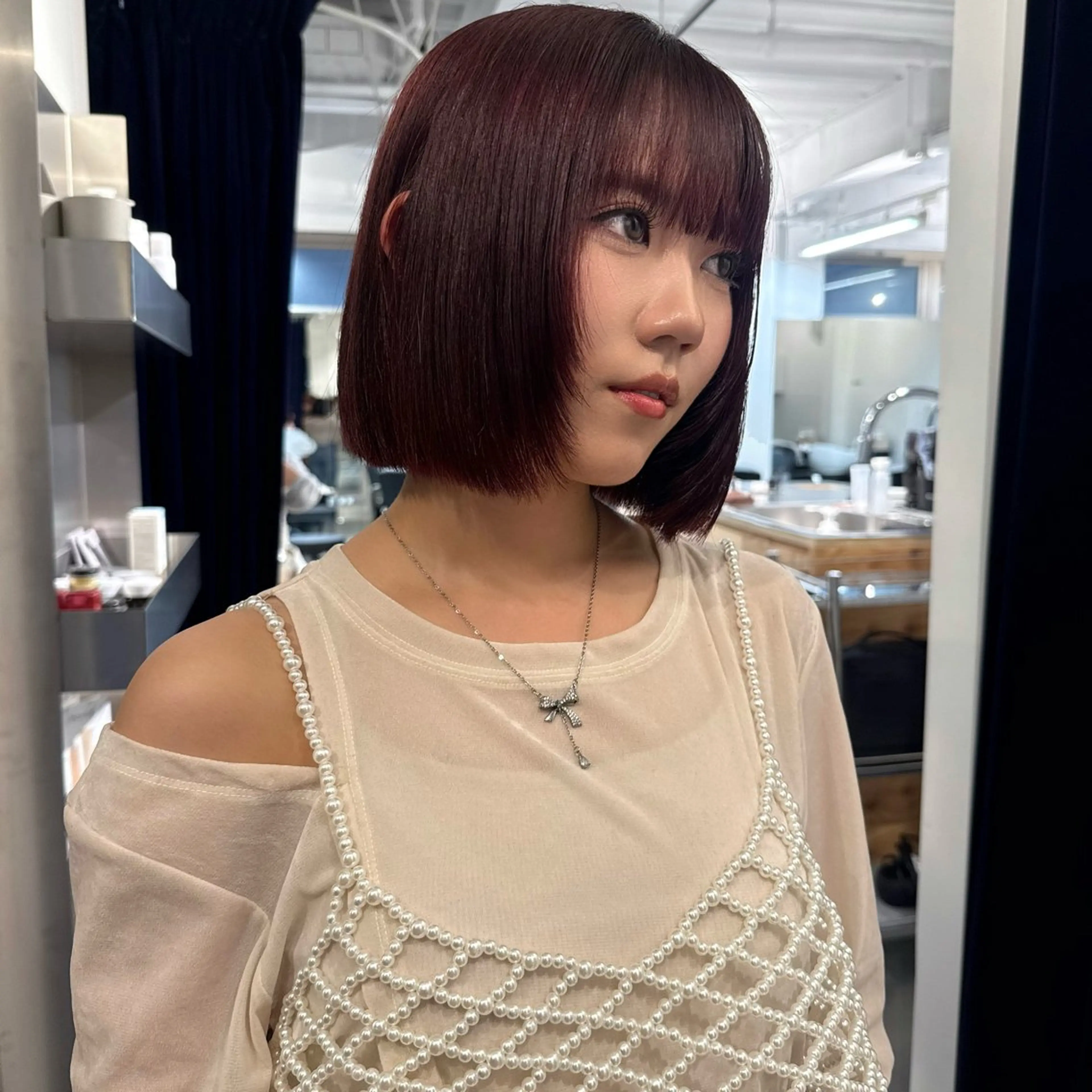 ミディアム カラー ヘアアレンジ 切りっぱなしボブ レッドカラー ボブ カット ヘアカラー トリートメント ヘッドスパ Mizobe misakiのヘアスタイル