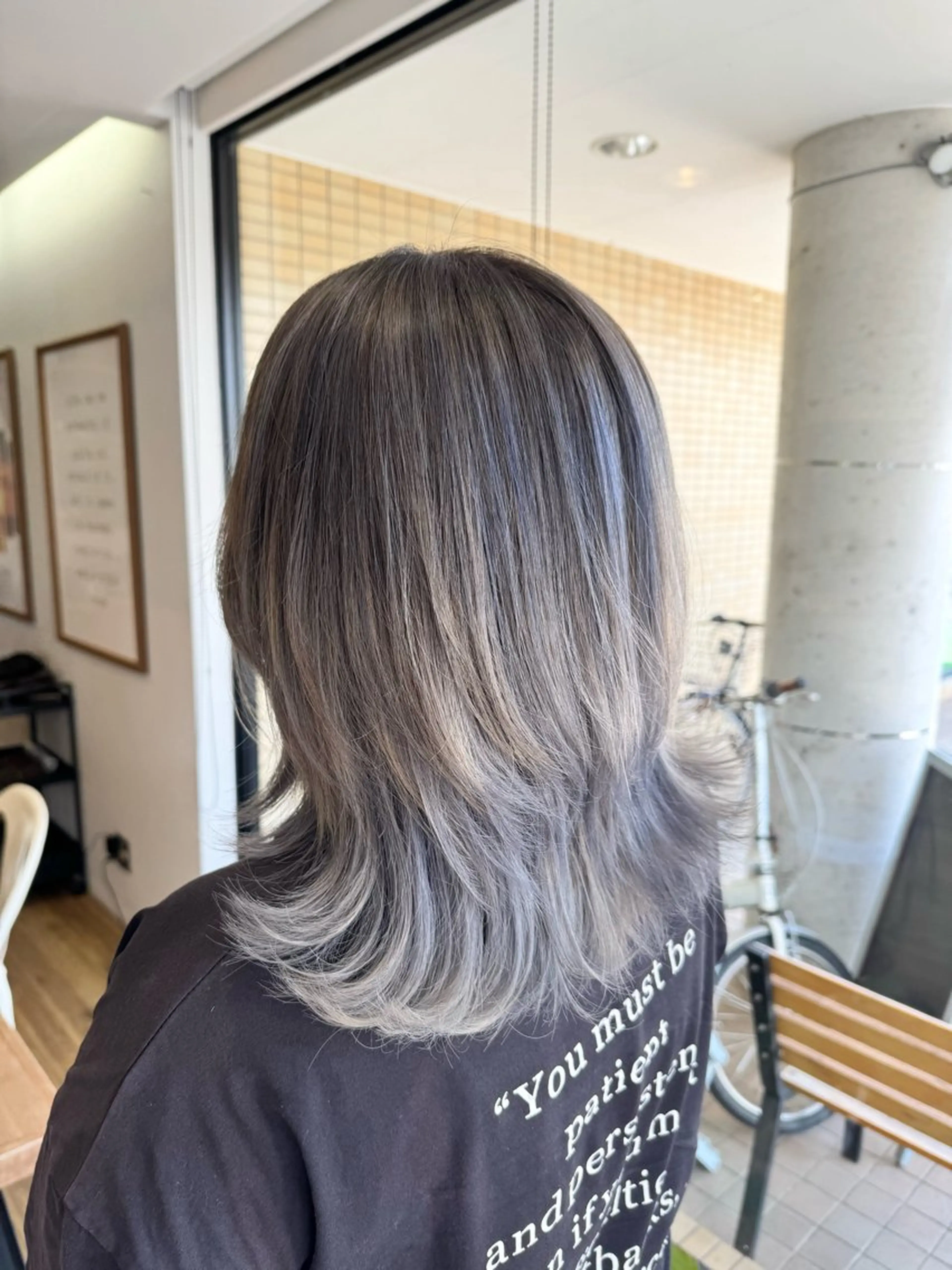 ロング カラー グラデーションカラー ヘアカラー トリートメント ツキダテ ユイのヘアスタイル