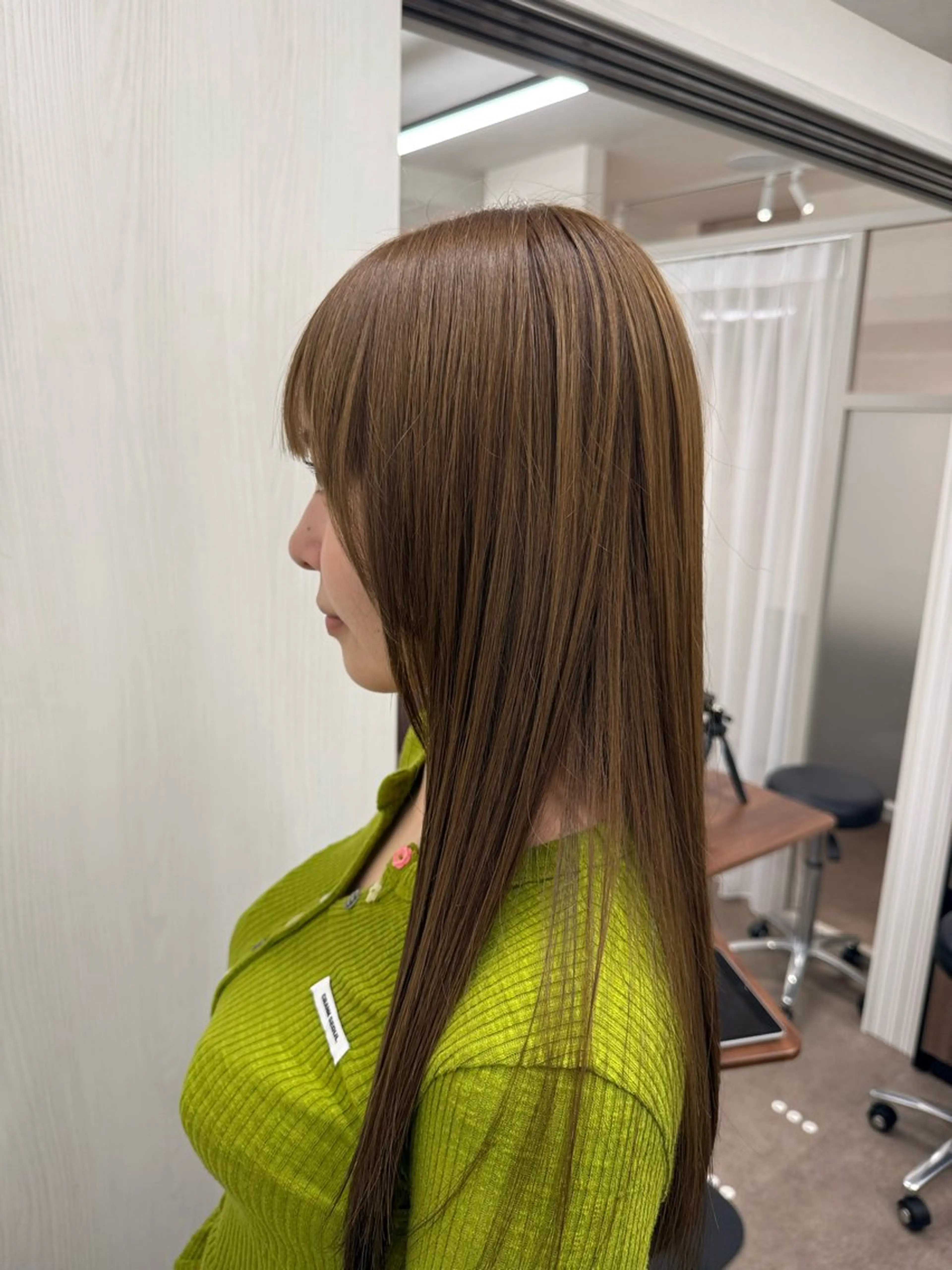 ロング カット ヘアカラー トリートメント 半個室 サロン🪽新宿3丁目のヘアスタイル