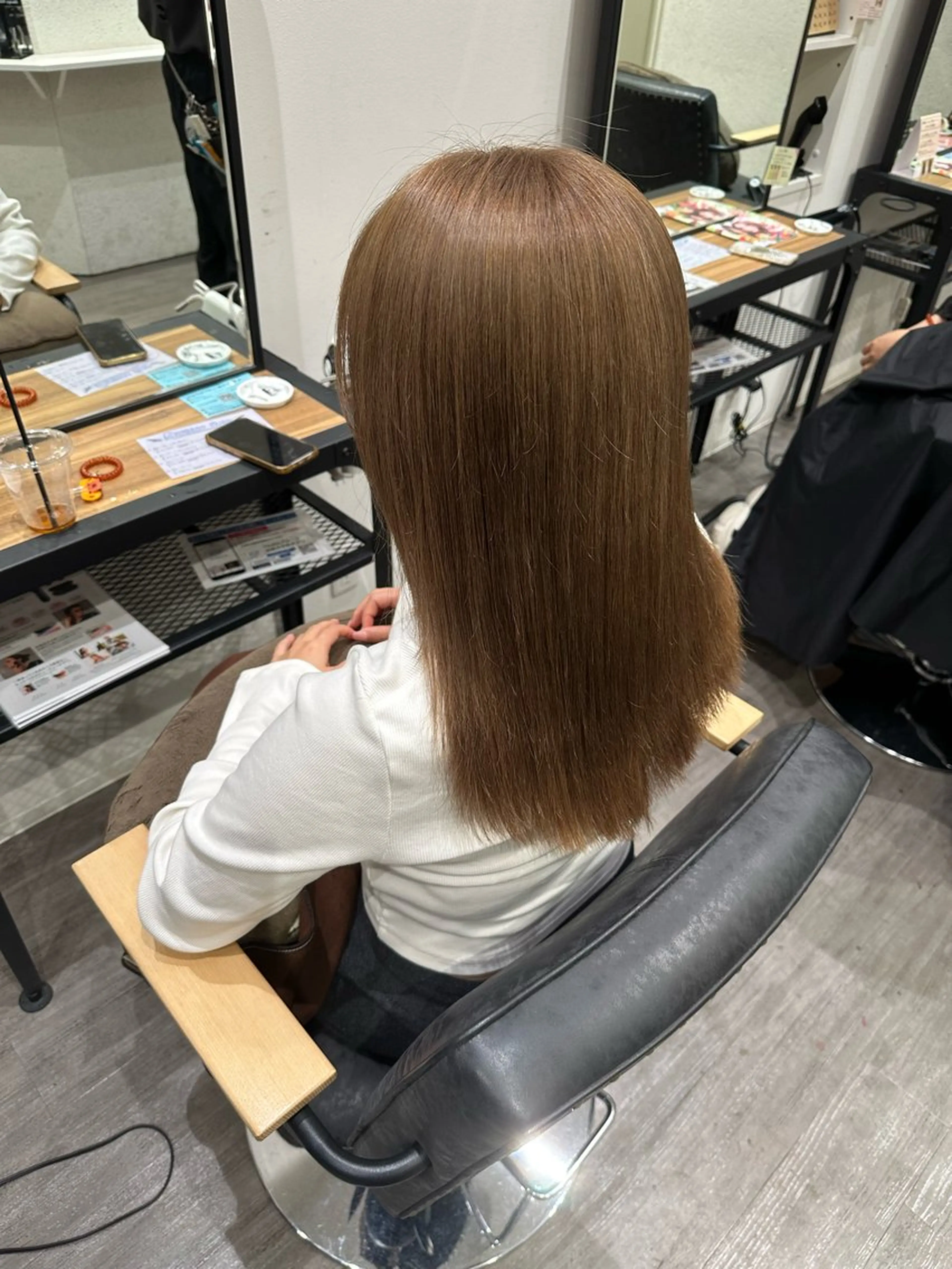 セミロング カラー ベージュカラー ミルクティーベージュ ヘアカラー トリートメント 艶髪レイヤー上田 紗也🇰🇷💗のヘアスタイル