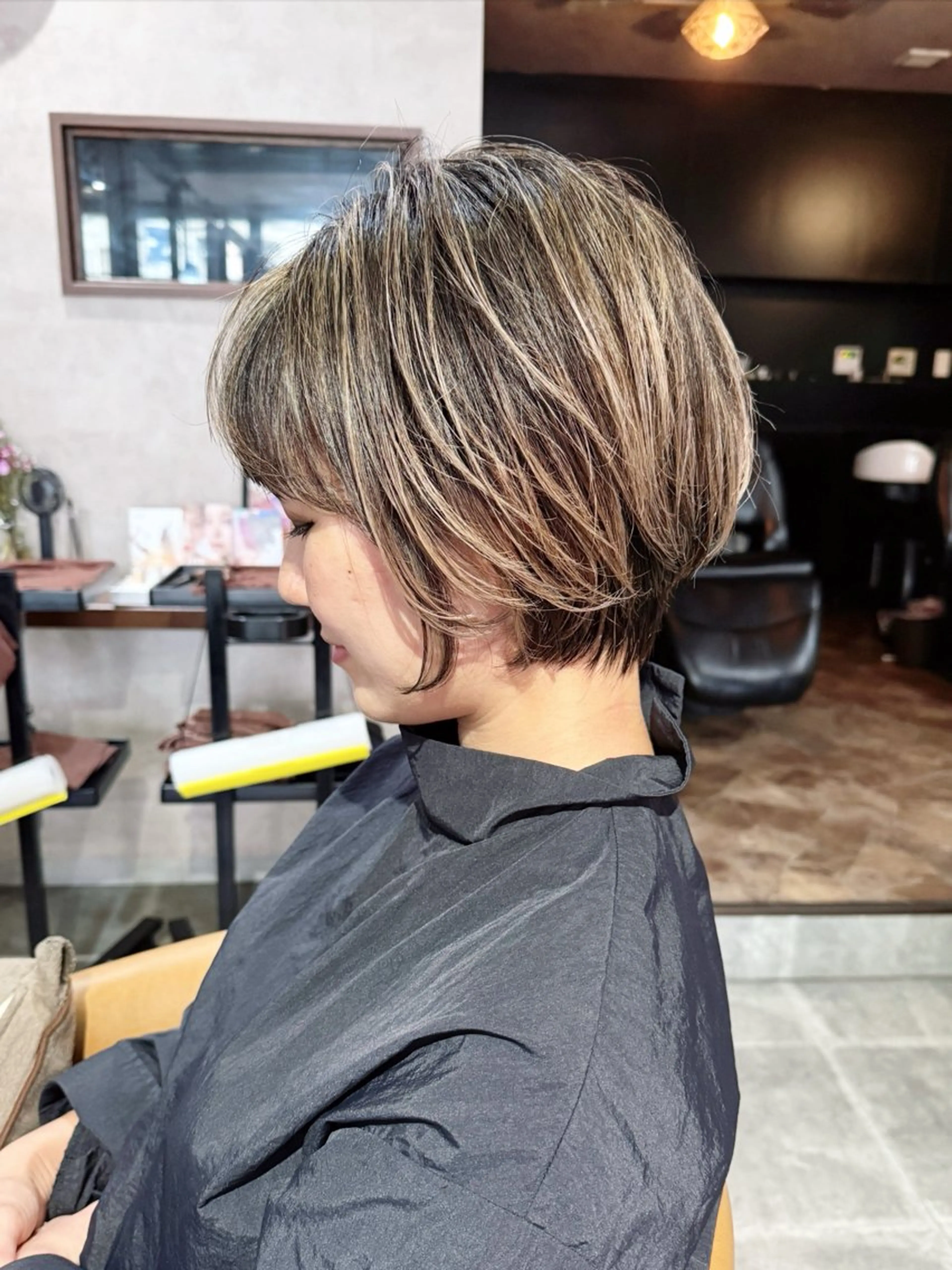 ショート カラー enx academyのヘアスタイル