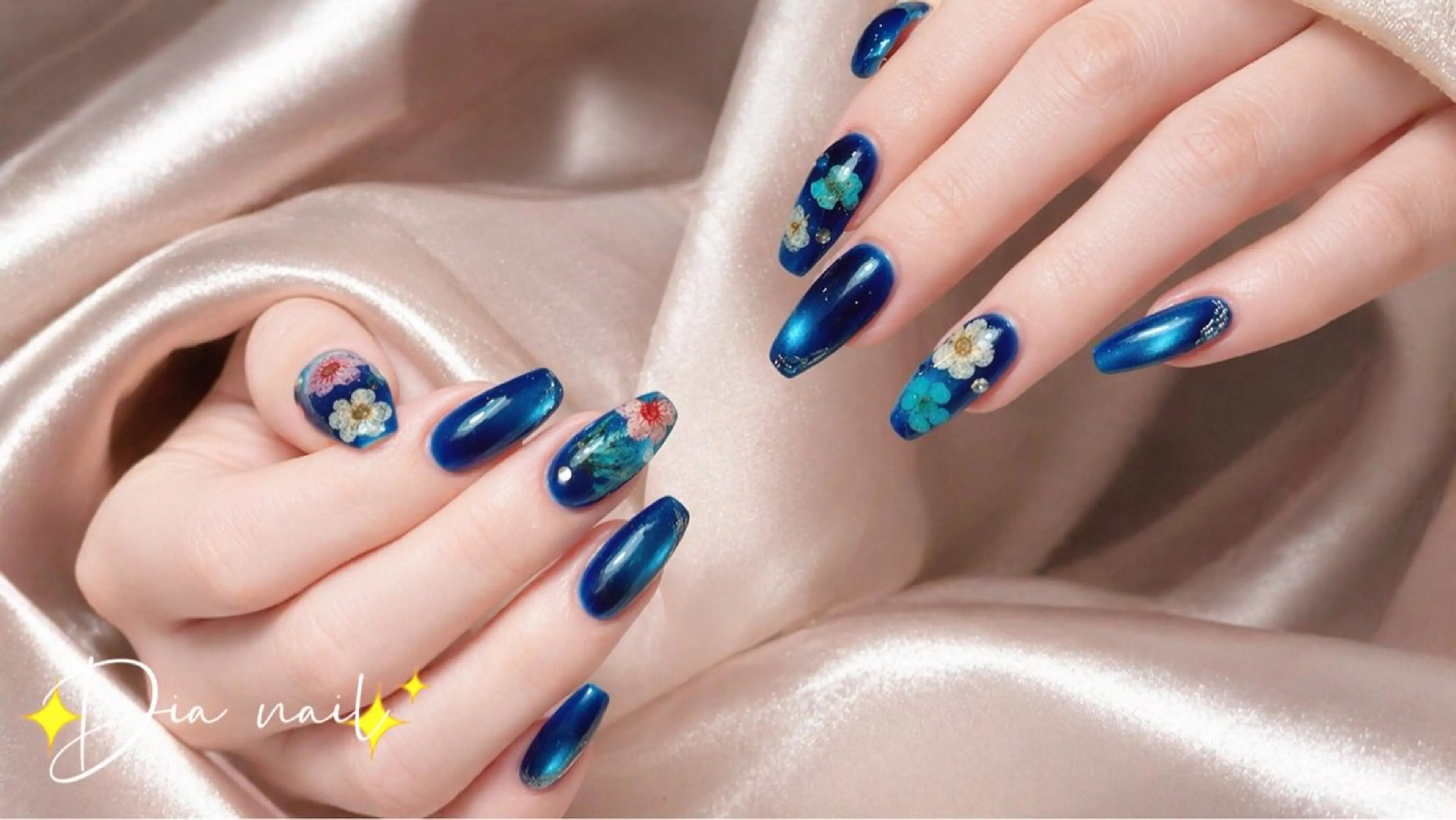 ネイル チークネイル ジェルネイル グラデーション マグネットネイル ニュアンスネイル Di'a nail ネイルサロンのネイルデザイン