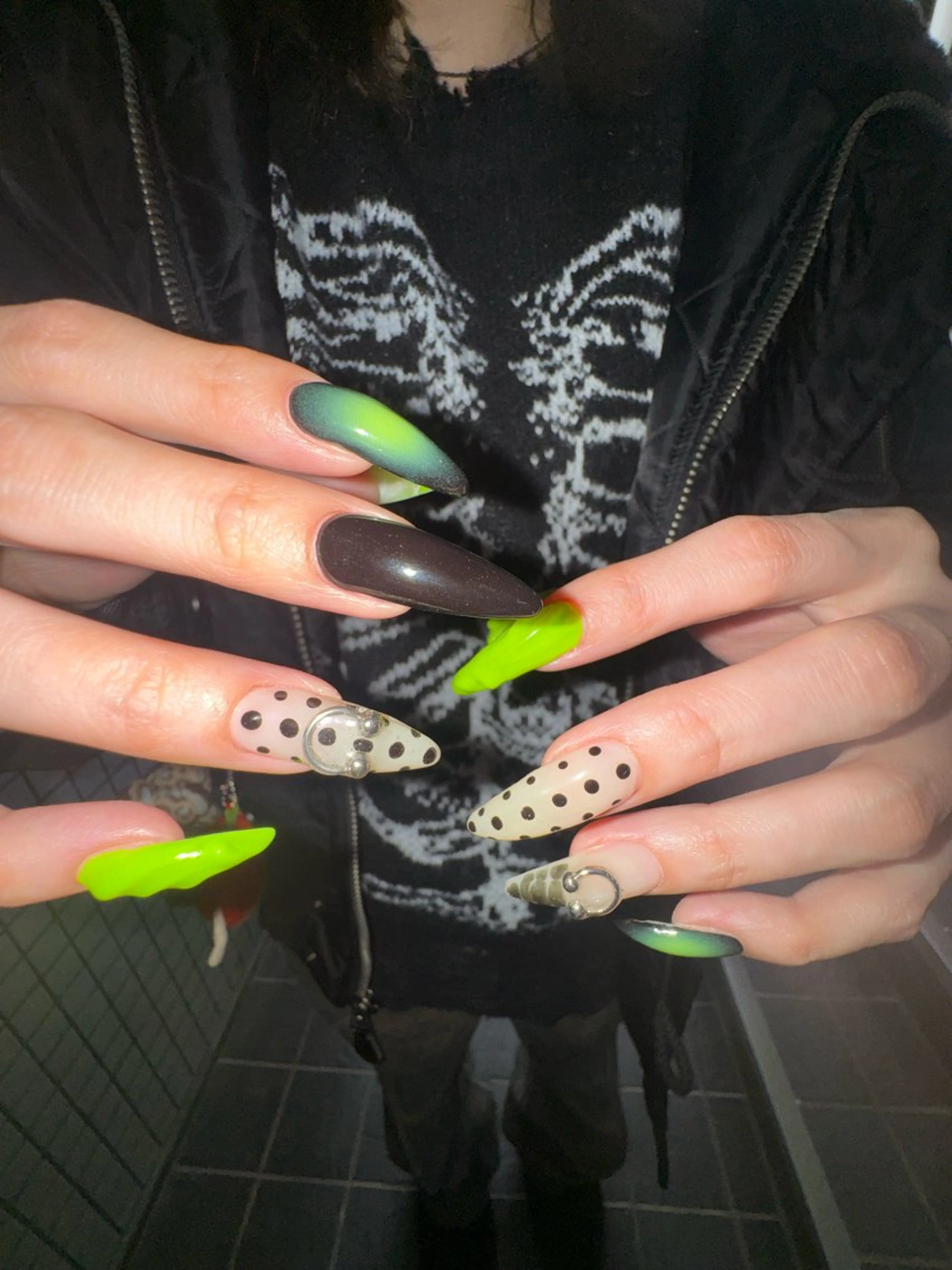 ネイル ハンドネイル フットネイル MITSUKI🪡 海外/個性派/ロングのネイルデザイン