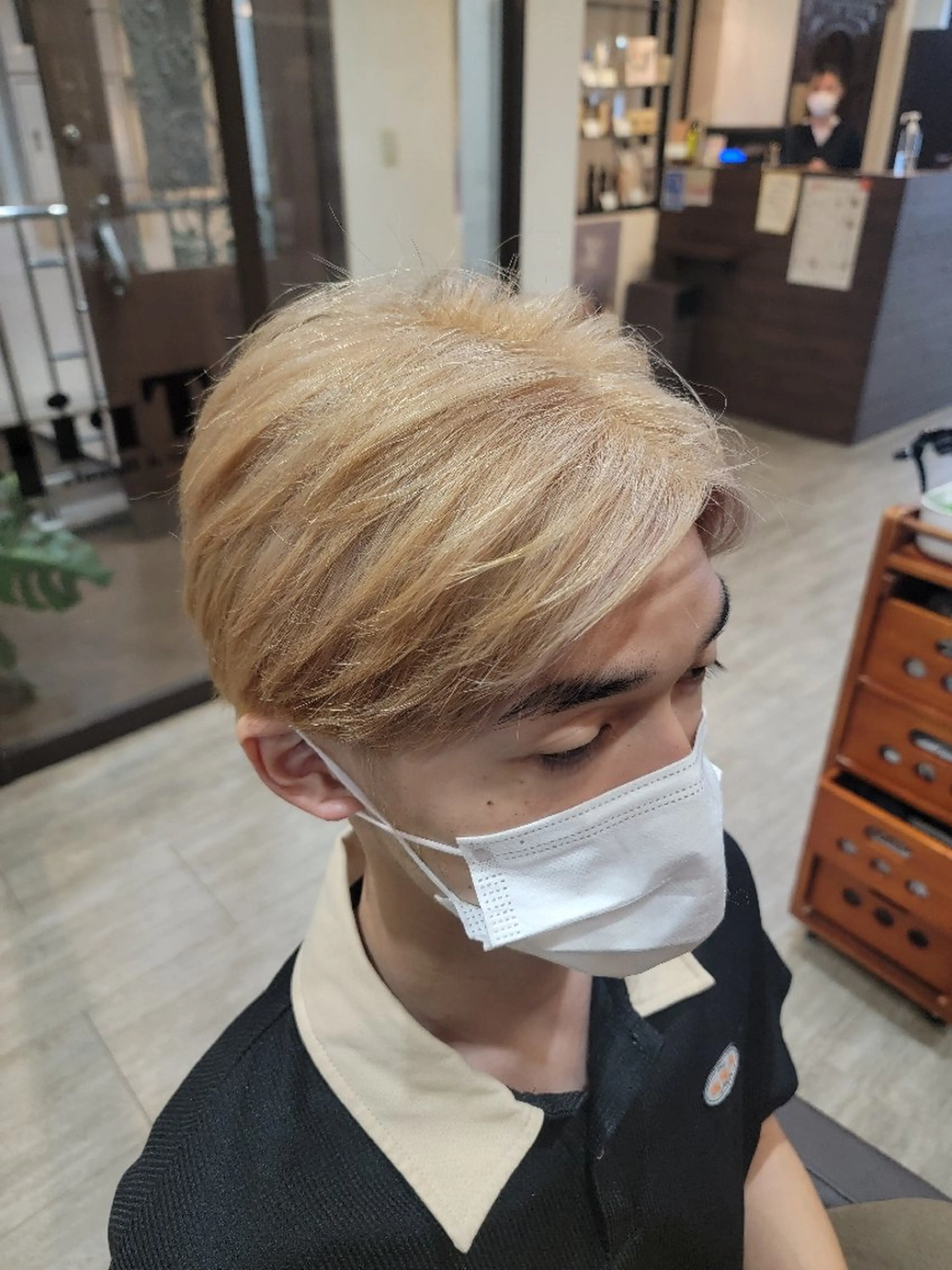 メンズ メンズブリーチ ヘアカラー 山田 周のヘアスタイル