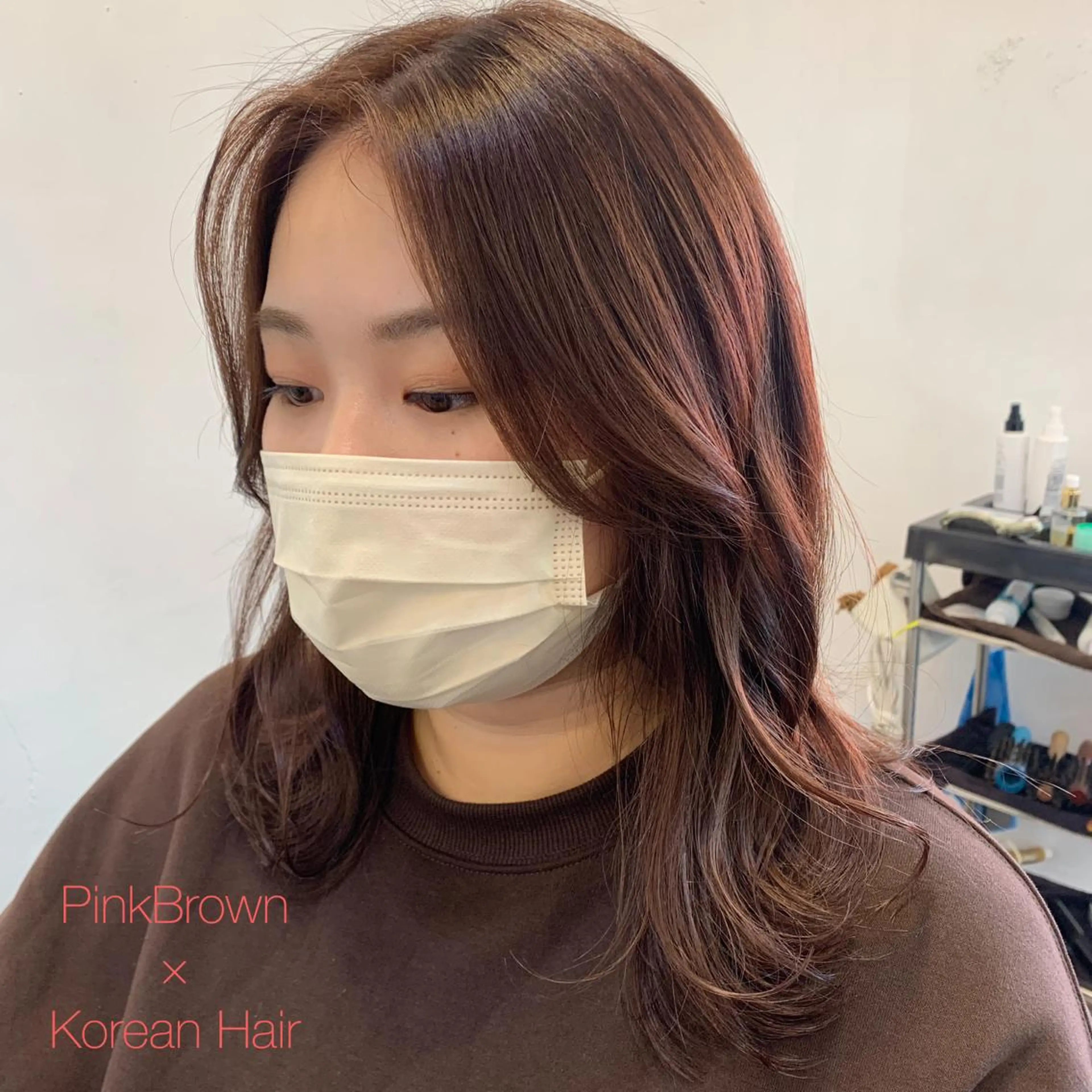 セミロング カラー ブラウンカラー ピンクカラー ピンクブラウン くびれヘア 顔まわりレイヤー カット ヘアカラー トリートメント 藤間 帆乃夏（とうまほのかのヘアスタイル