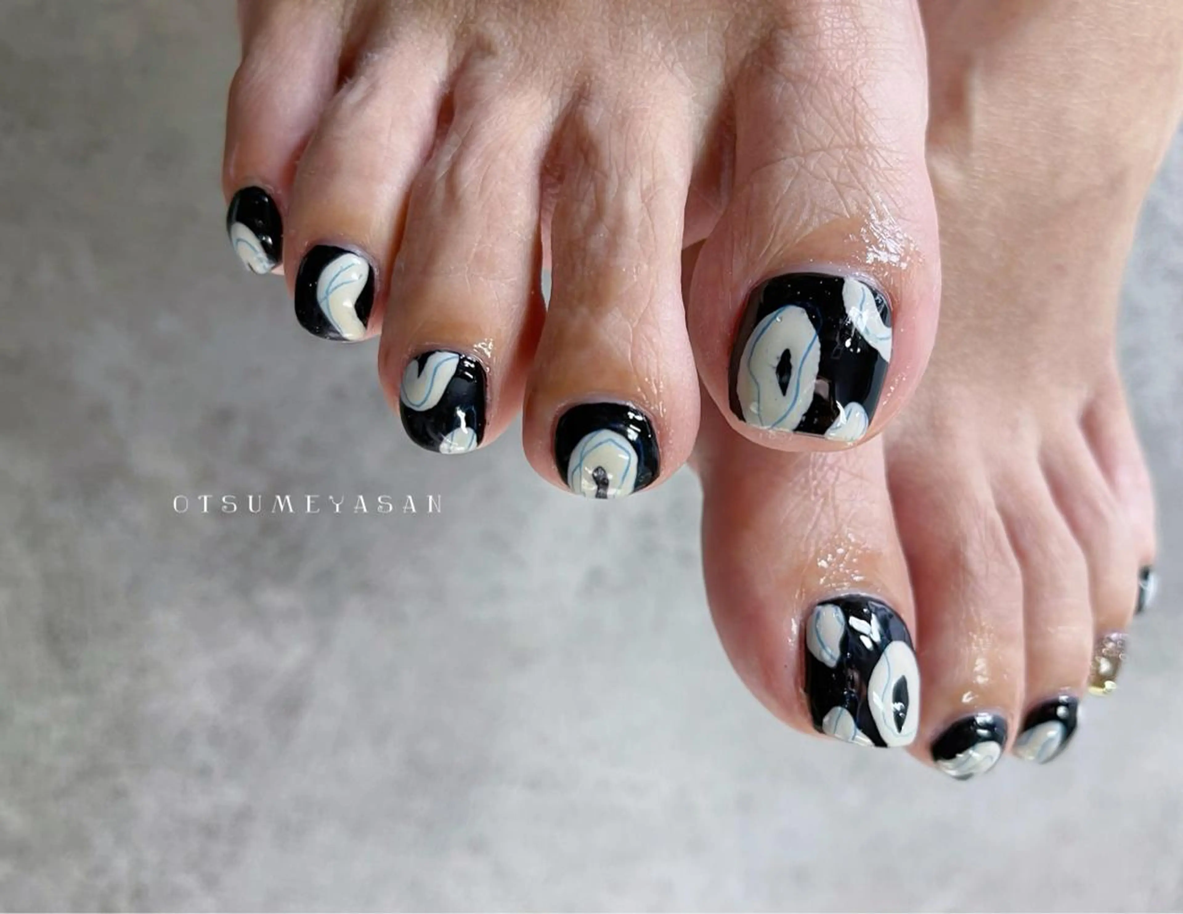 ネイル ブルー フットネイル ゴールド 韓国ネイル ラメ(グリッター) わたなべ ちかのネイルデザイン