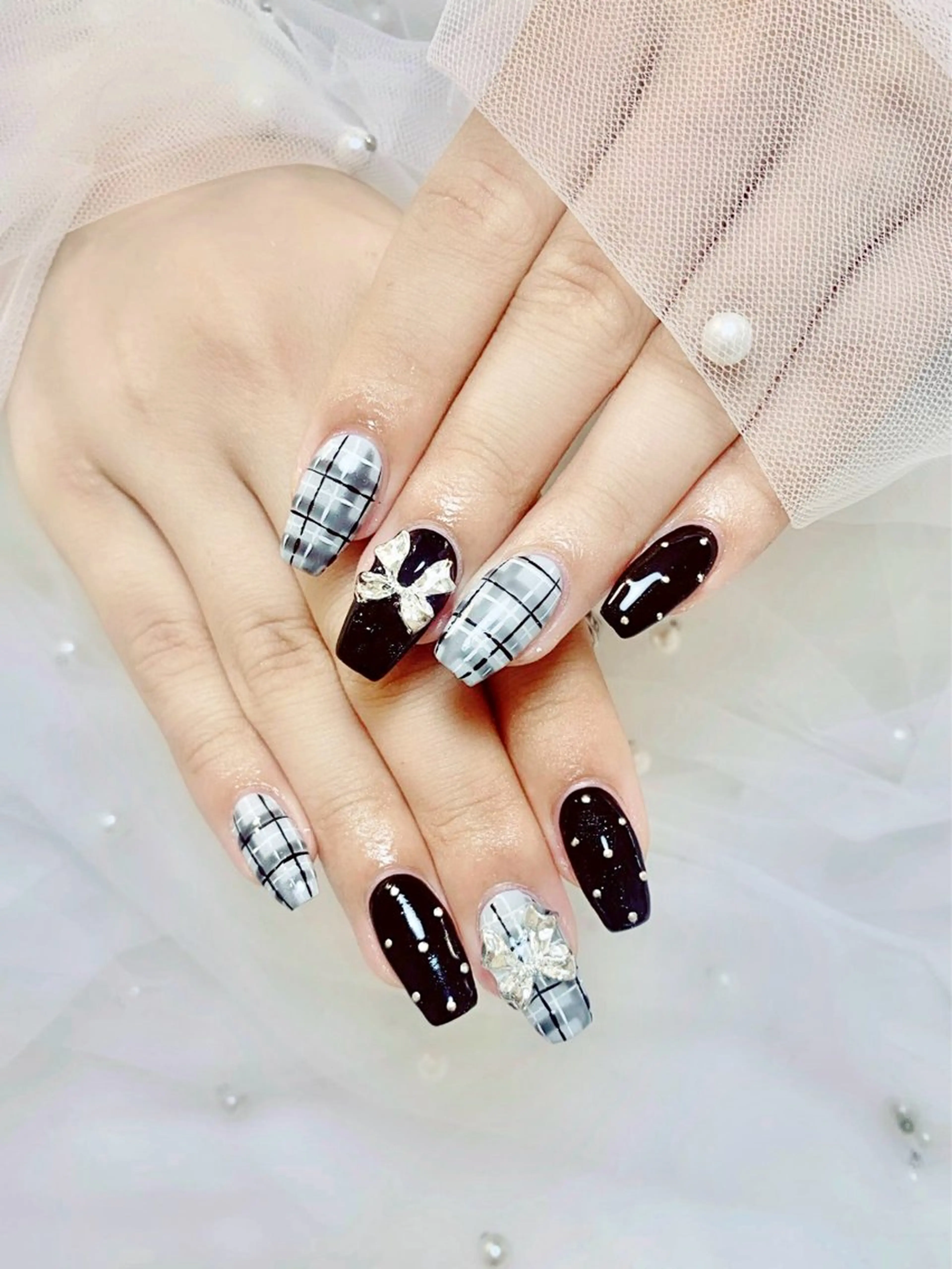 ネイル フレンチネイル ジェルネイル ハート 韓国ネイル マグネットネイル ハンドネイル ネイルサロン lotusのネイルデザイン