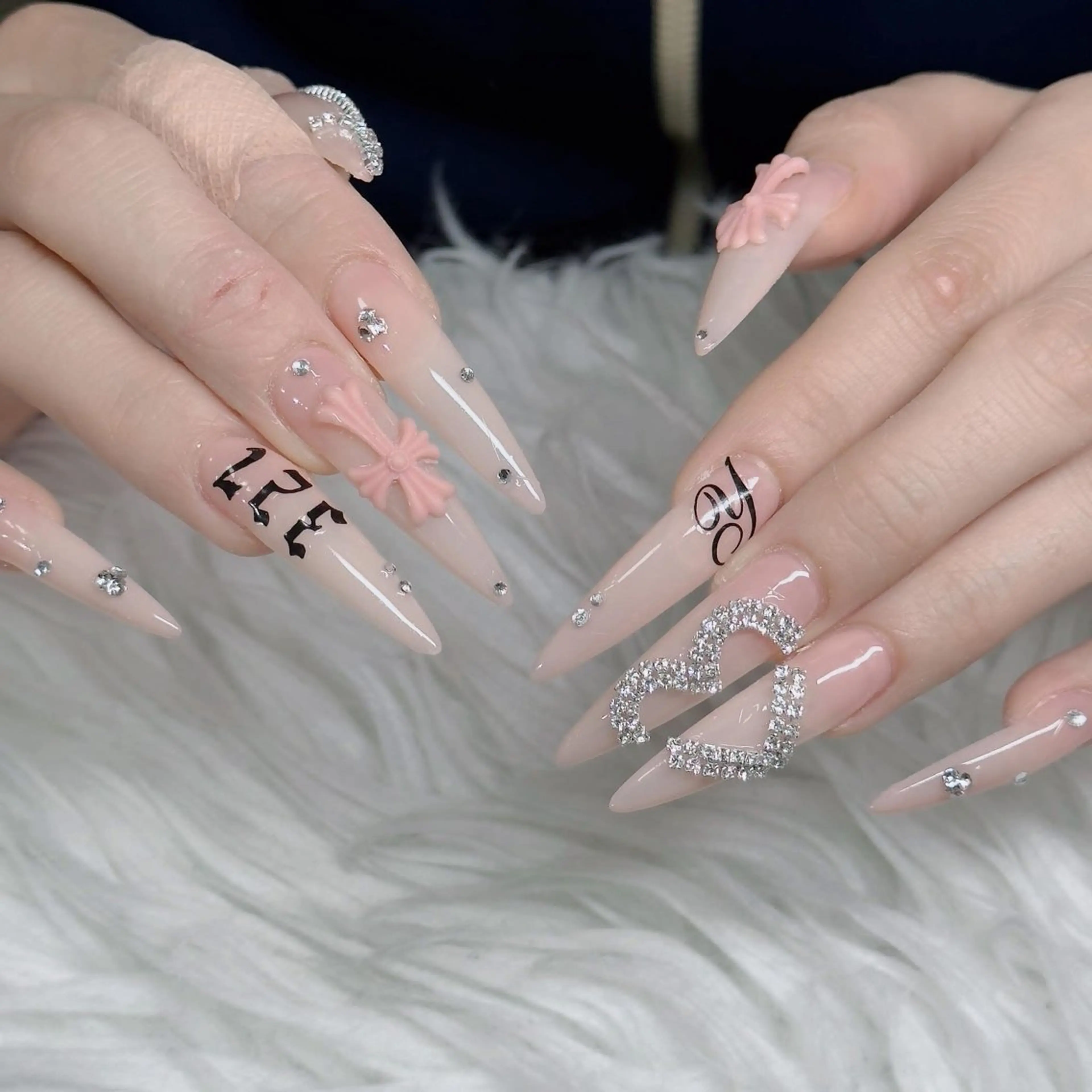 ネイル フレンチネイル キラキラネイル 韓国ネイル シンプルネイル ワンホンネイル ハンドネイル MEI Nailのネイルデザイン