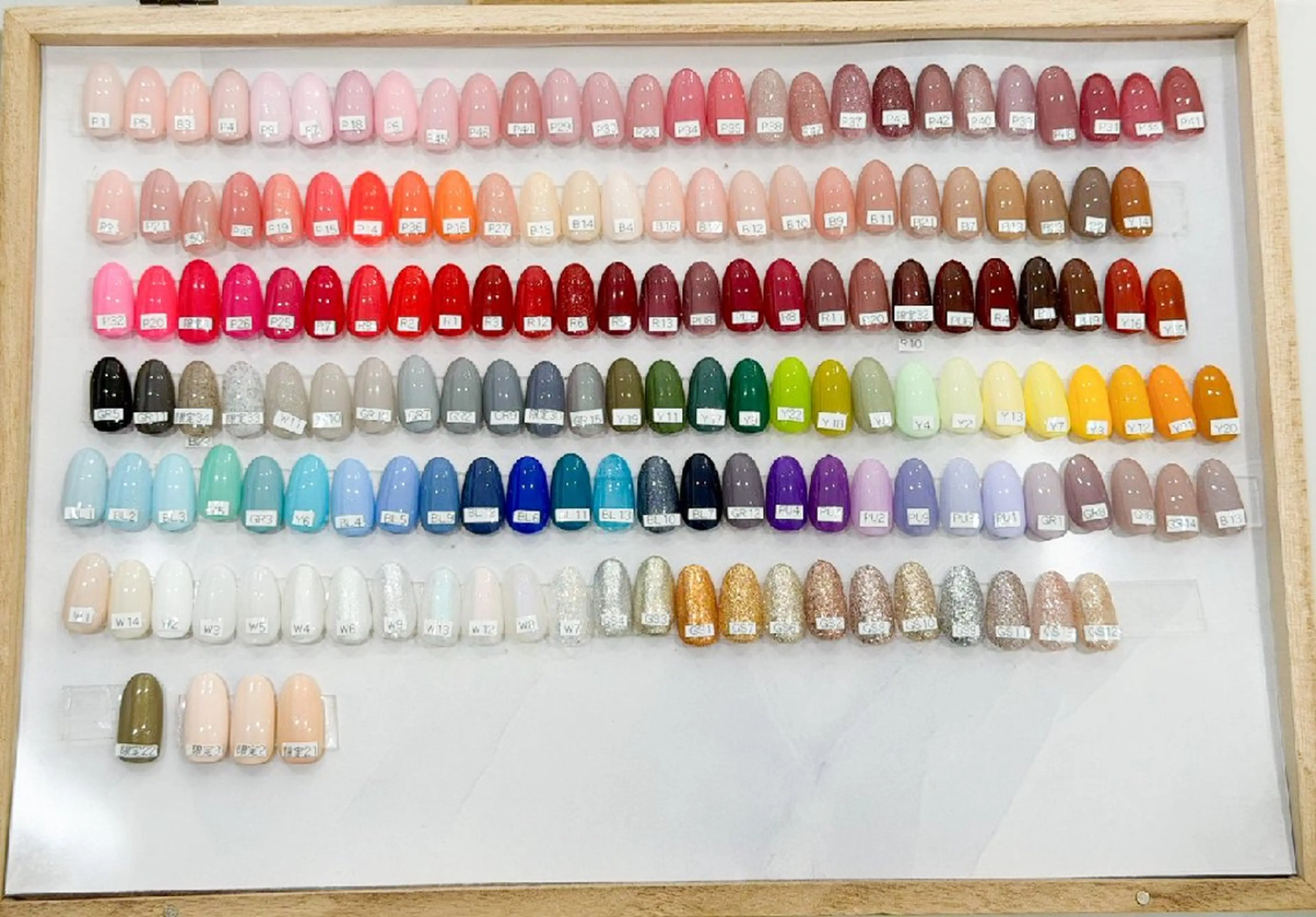 ネイル フットネイル LUCULIA  西本のネイルデザイン