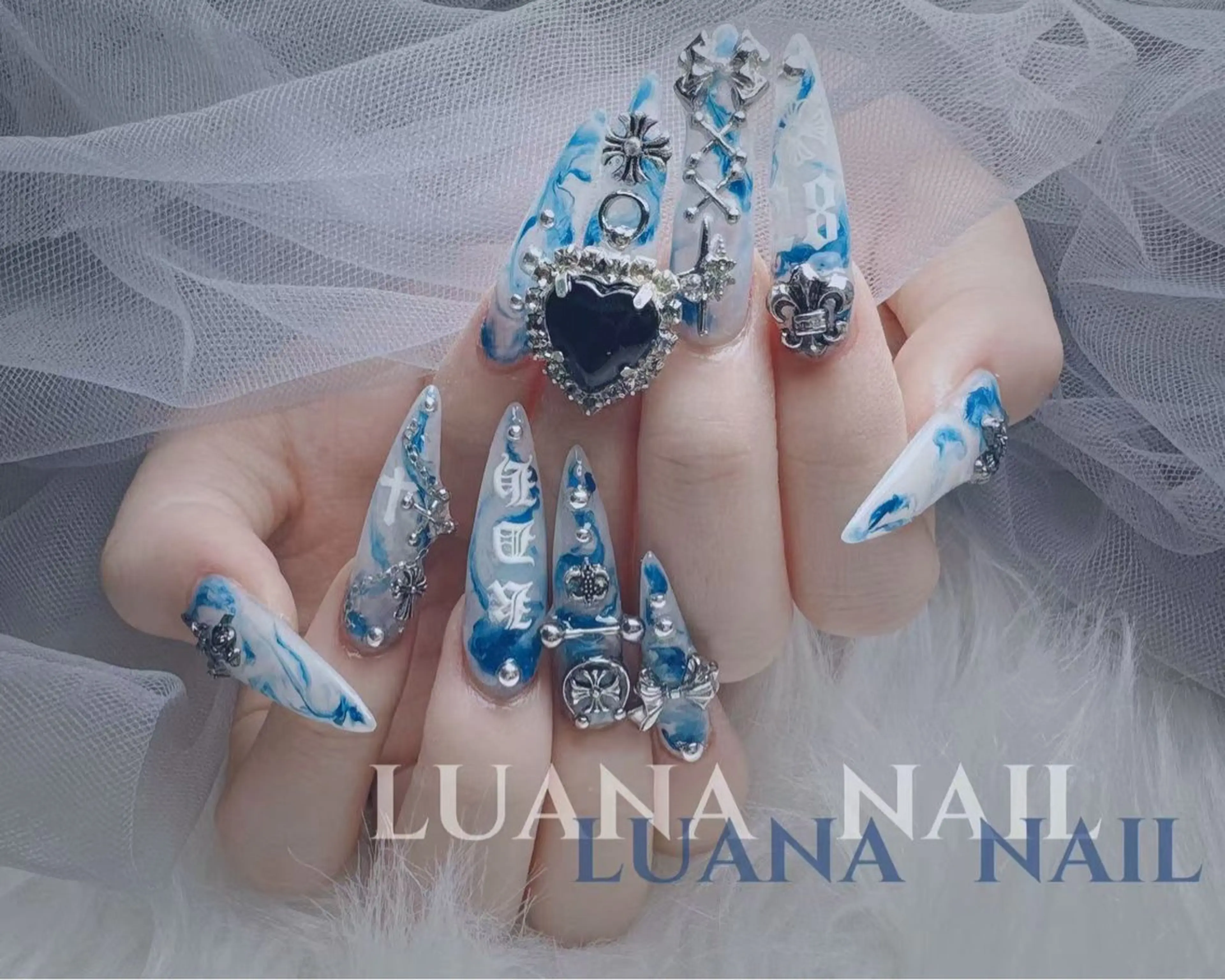 ネイル フラッシュネイル フレンチネイル 韓国ネイル ロングネイル マグネットネイル ハンドネイル ルアナネイル サロンのネイルデザイン