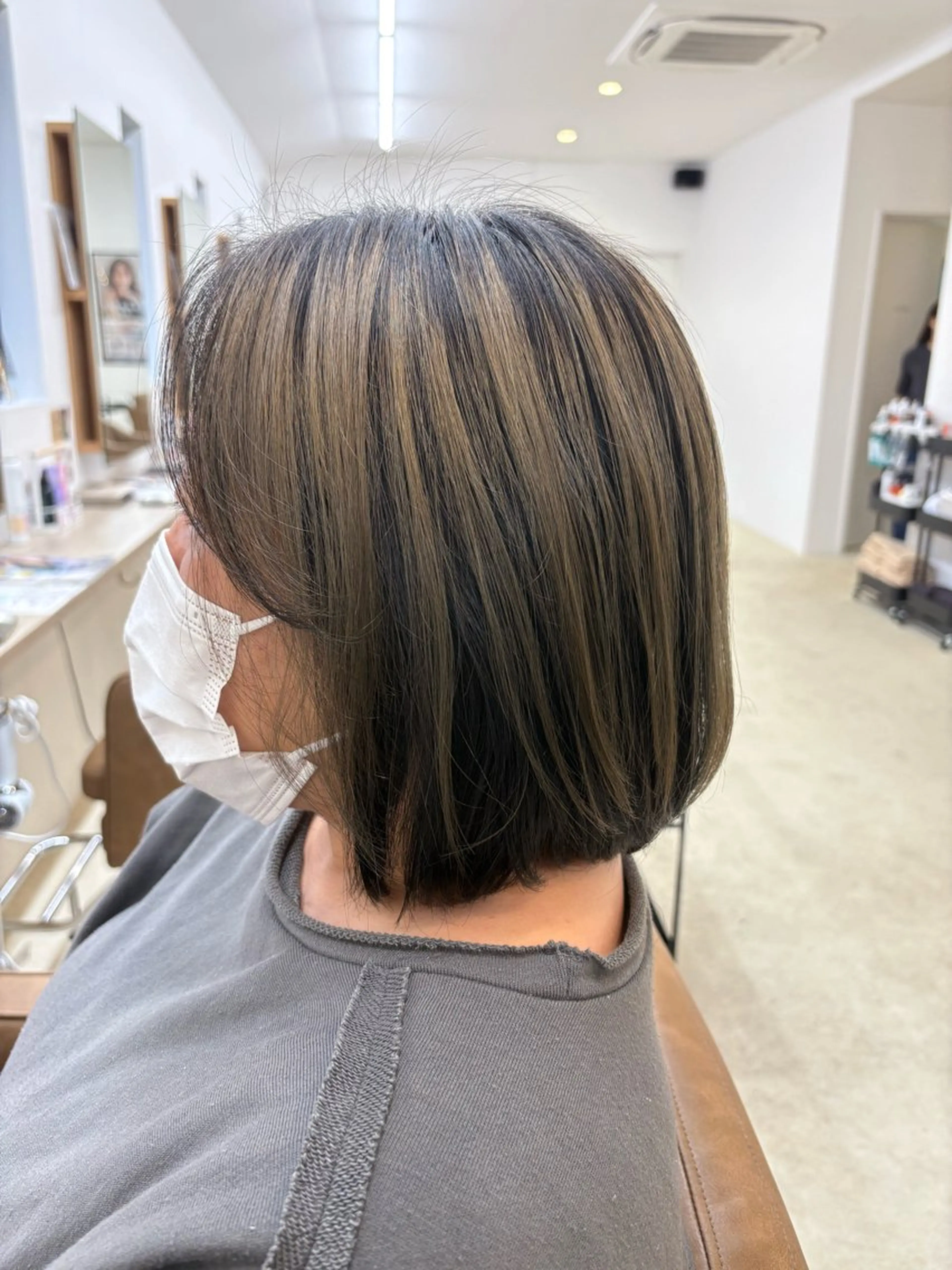 ショート カラー グレージュ ヘアカラー ルプラボウ すぎやまみほのヘアスタイル