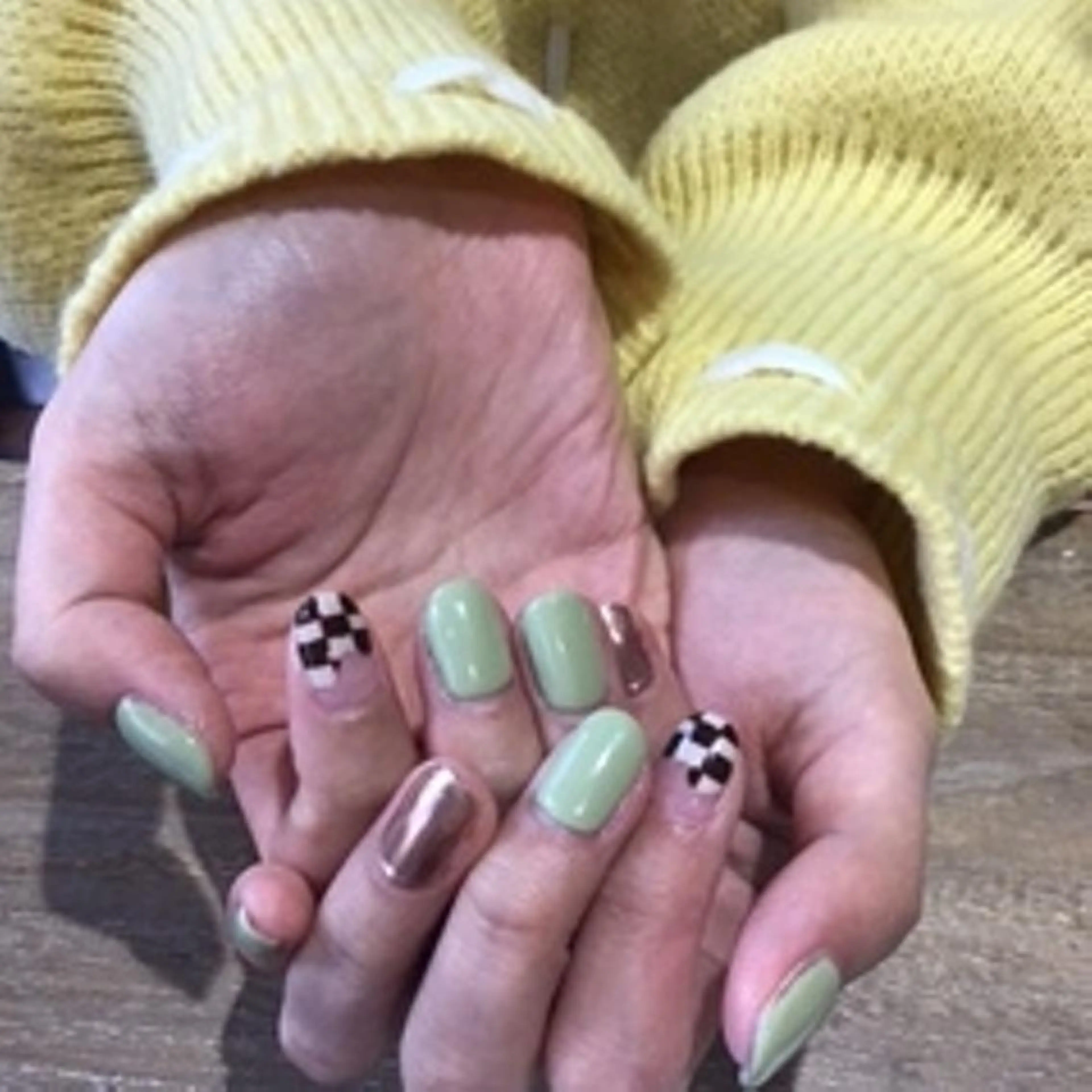 ネイル 持ち込み 八木 香澄のネイルデザイン