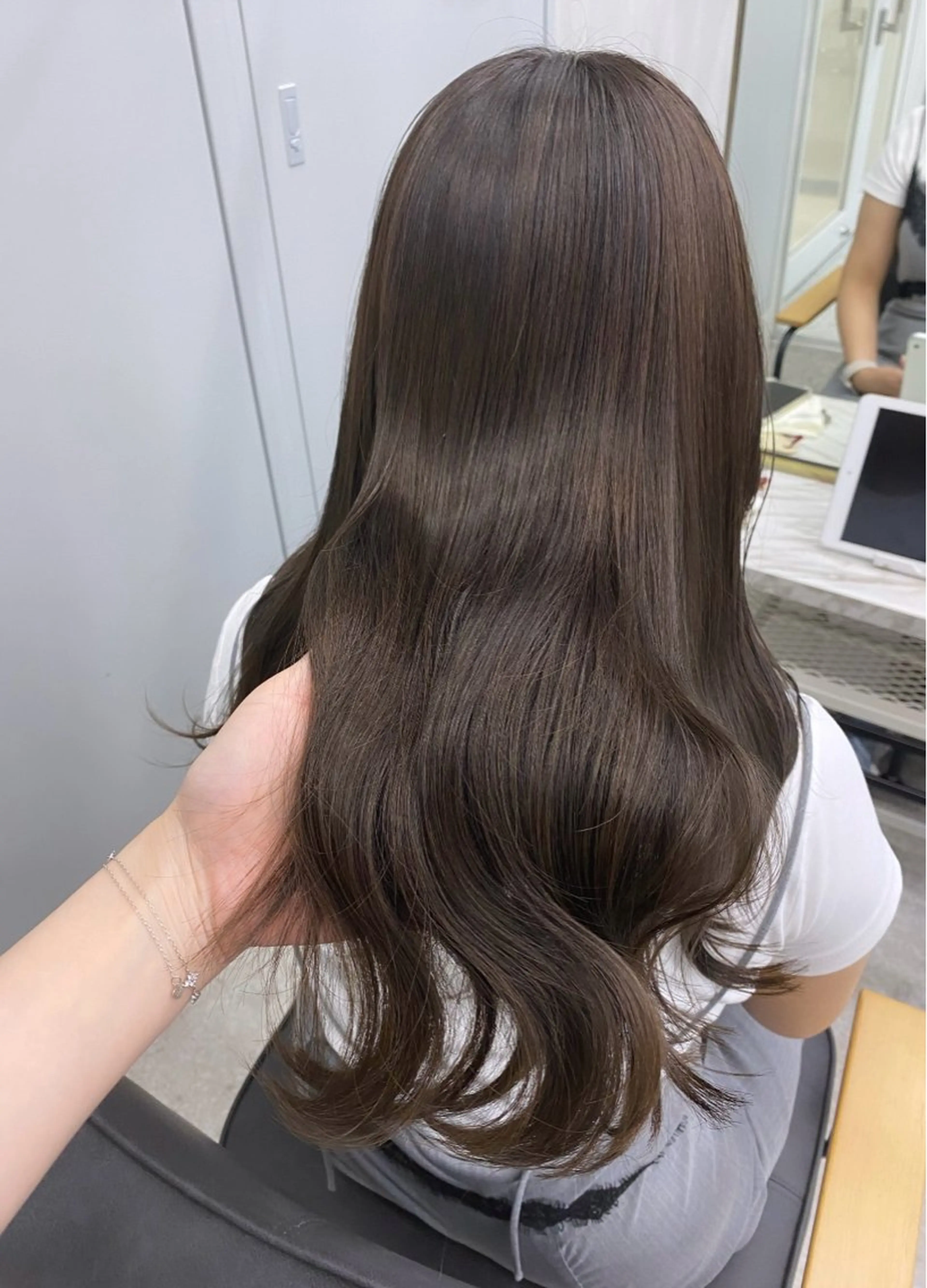 ロング ヘアカラー トリートメント AKANE 【zina新宿】のヘアスタイル