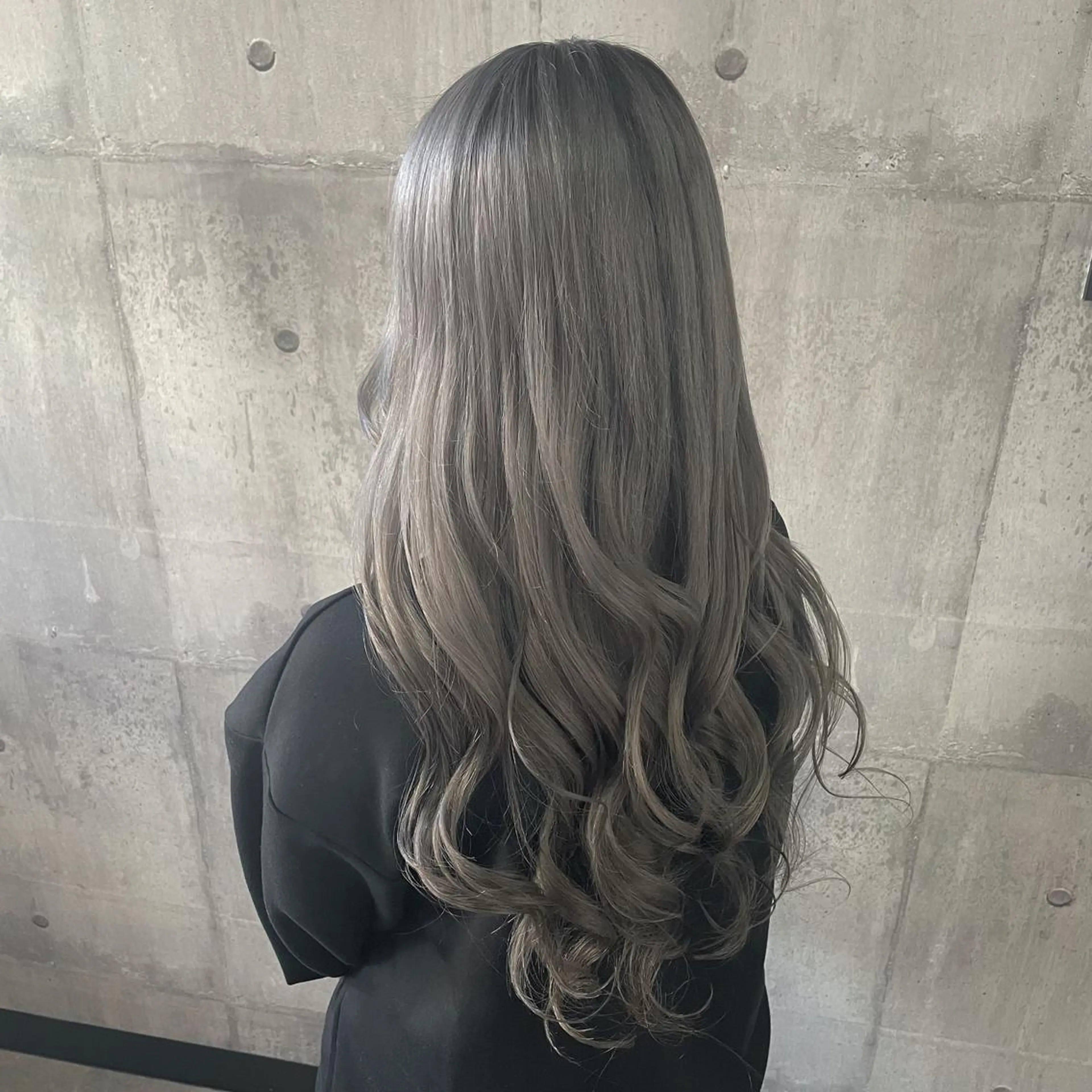 ロング カラー シルバー ヘアカラー トリートメント Hair Labo ASH  あみん♡のヘアスタイル