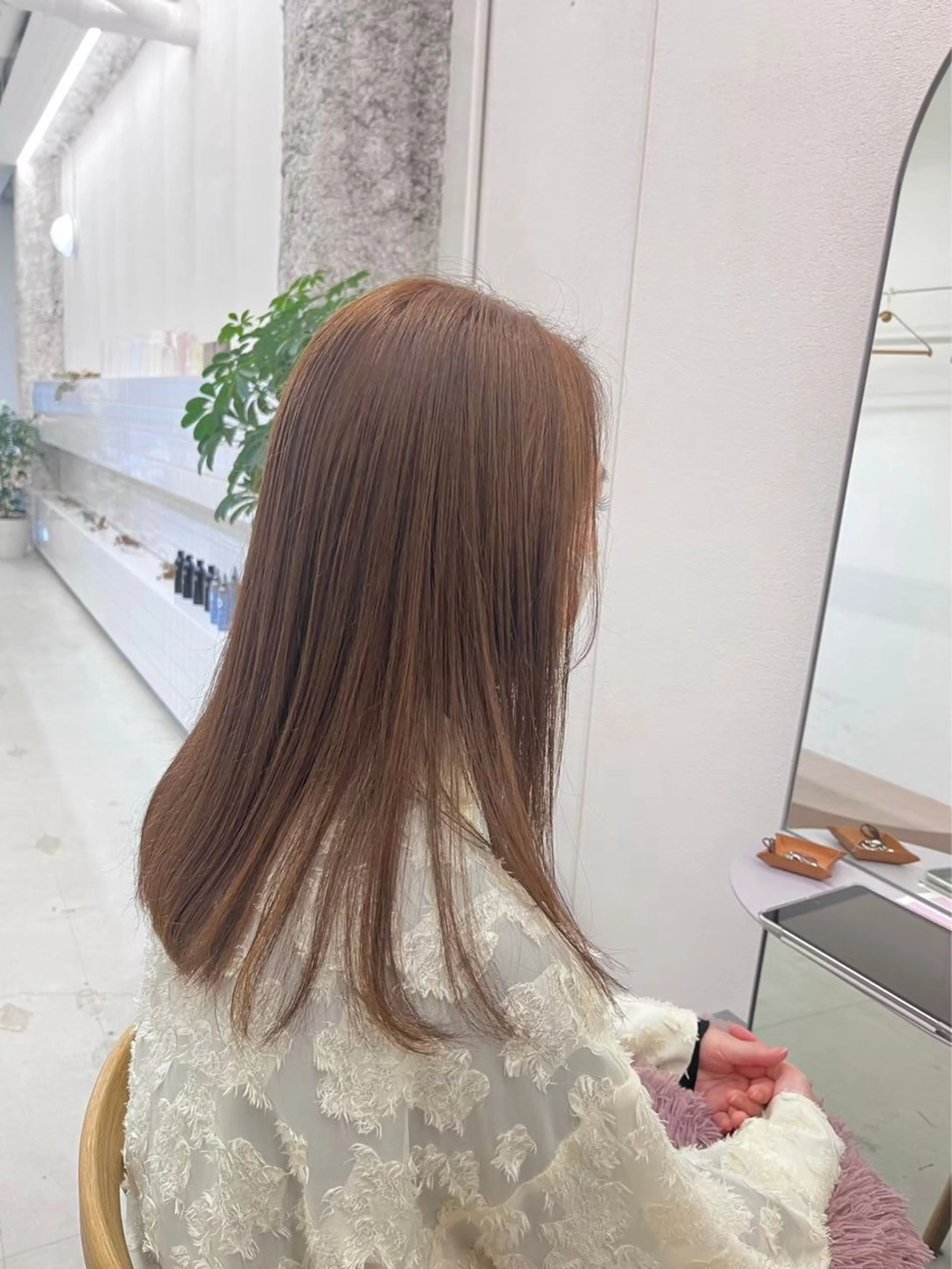 カラー Asumi/丸の内 /ブリーチ/花屋併設のヘアスタイル