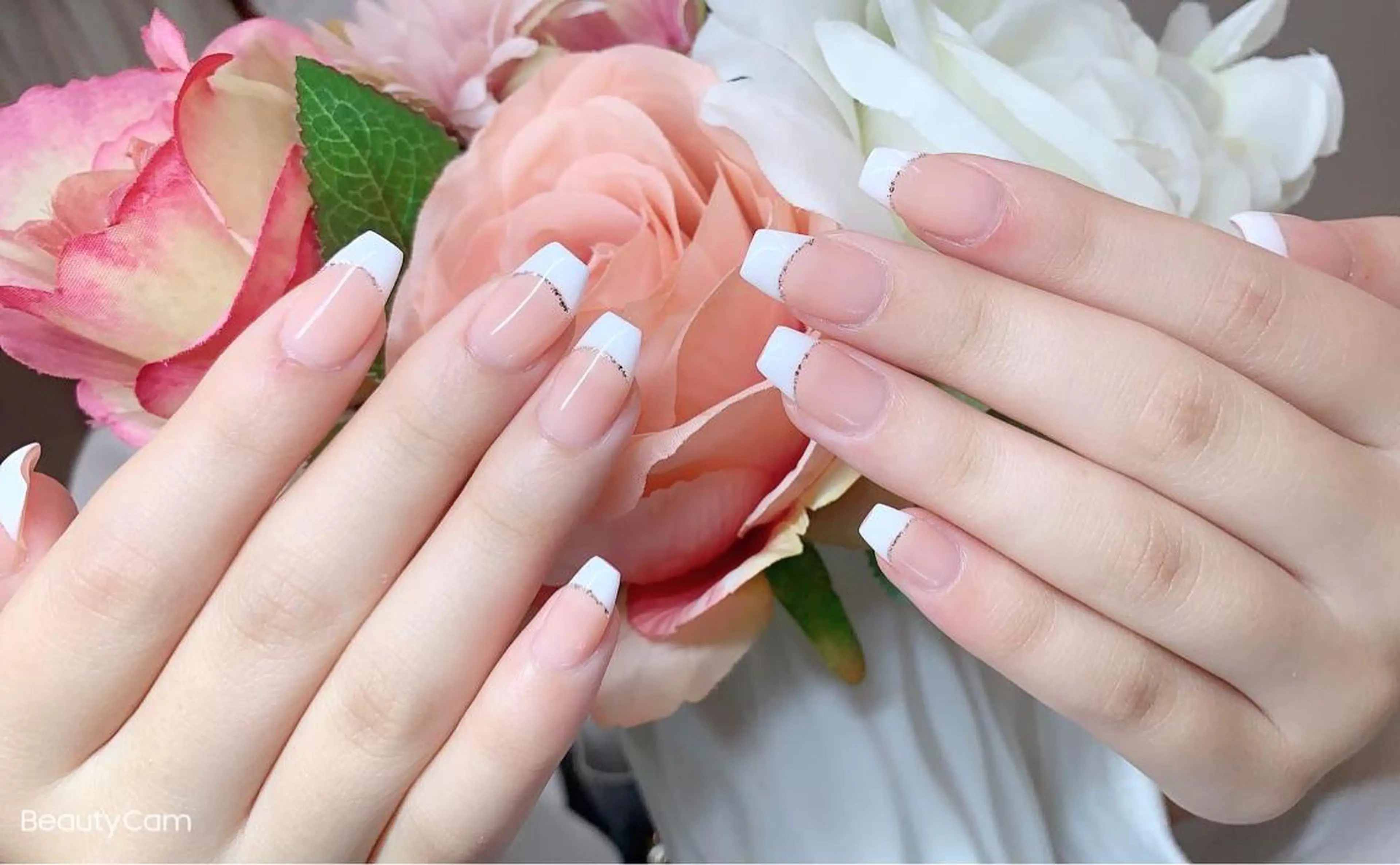 ネイル フレンチネイル ジェルネイル ハードジェル ロングネイル ニュアンスネイル Lilas Nailのネイルデザイン