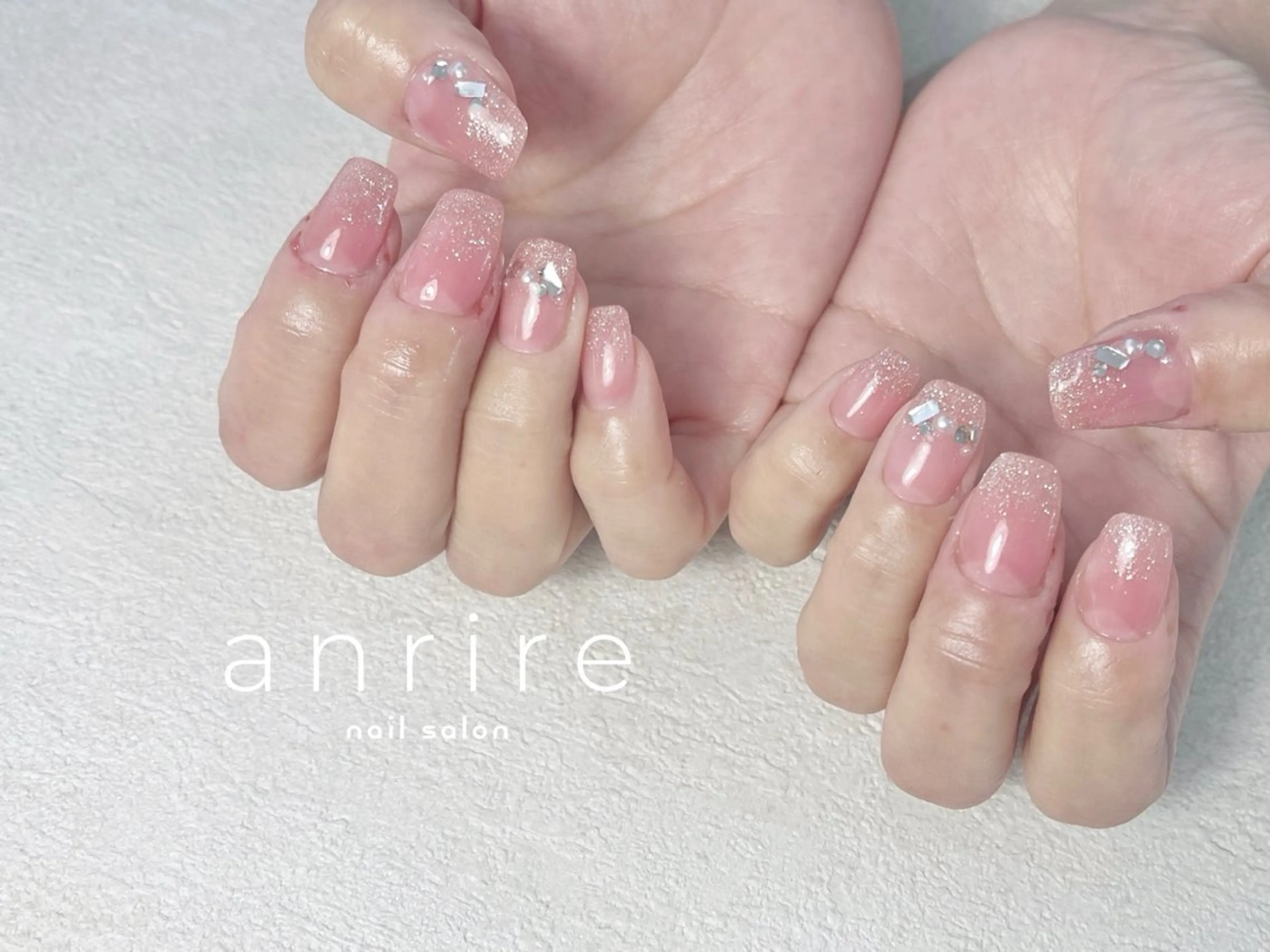 ネイル フラッシュネイル ジェルネイル グラデーション キラキラネイル ラメ(グリッター) ハンドネイル nailsalon anrireのネイルデザイン