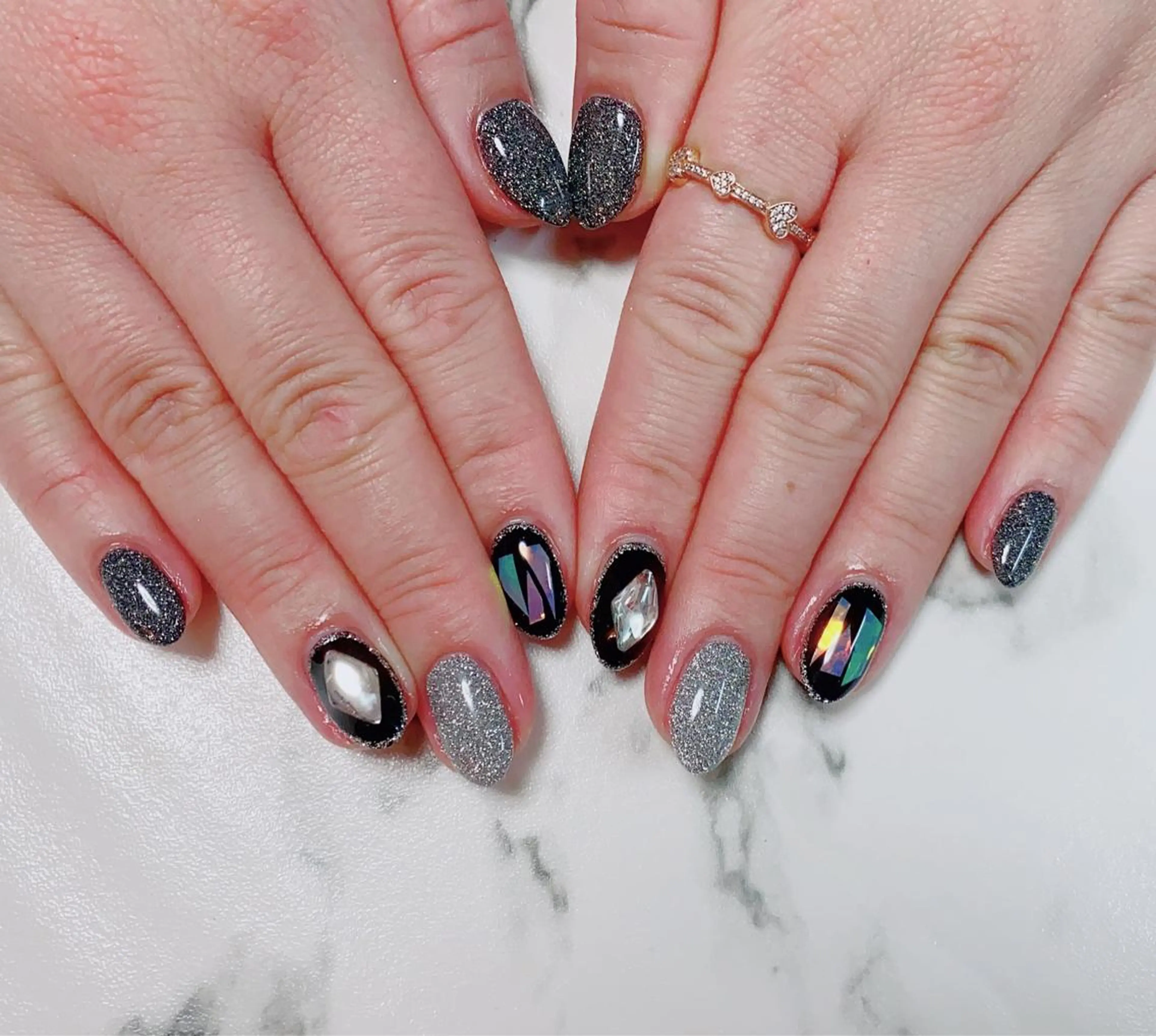 ロング カラー ネイル フラッシュネイル Q Free nailsのネイルデザイン