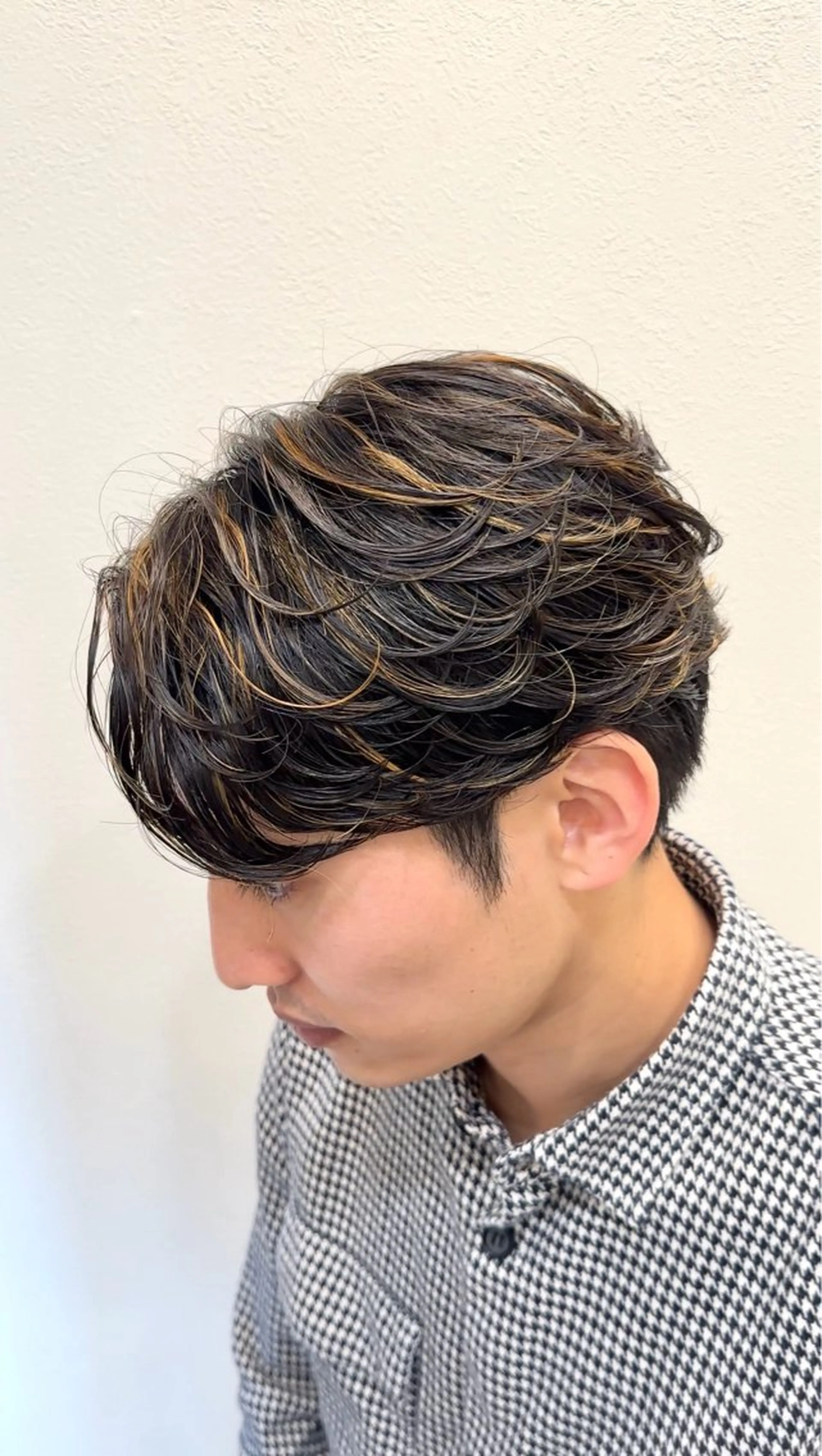 パーマ メンズ フェザーパーマ メンズハイライト メンズパーマ カット パーマ RITZ 小平颯真のヘアスタイル