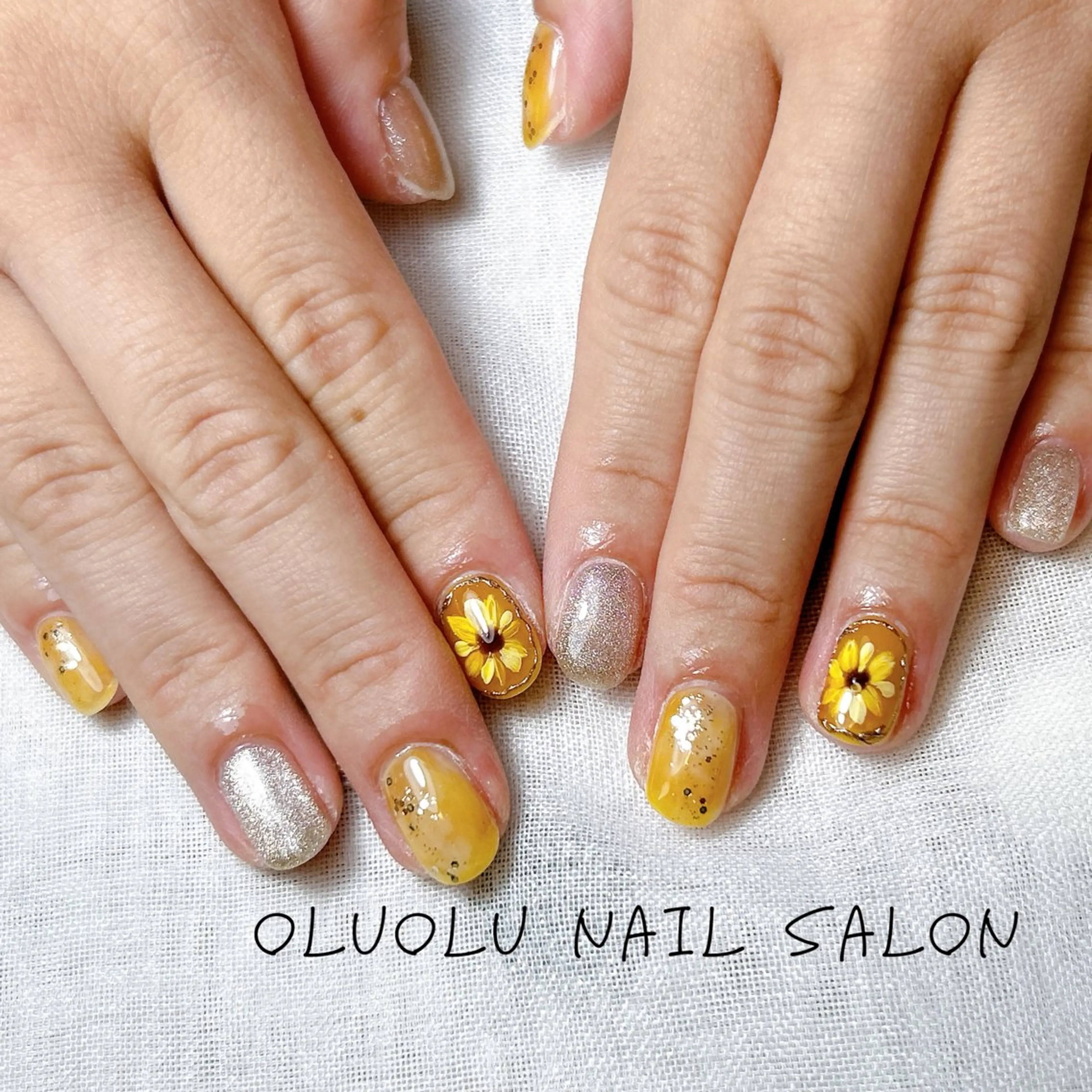 ネイル ラメ(グリッター) マグネットネイル ニュアンスネイル 夏ネイル 黄色 oluolu nailsalonのネイルデザイン