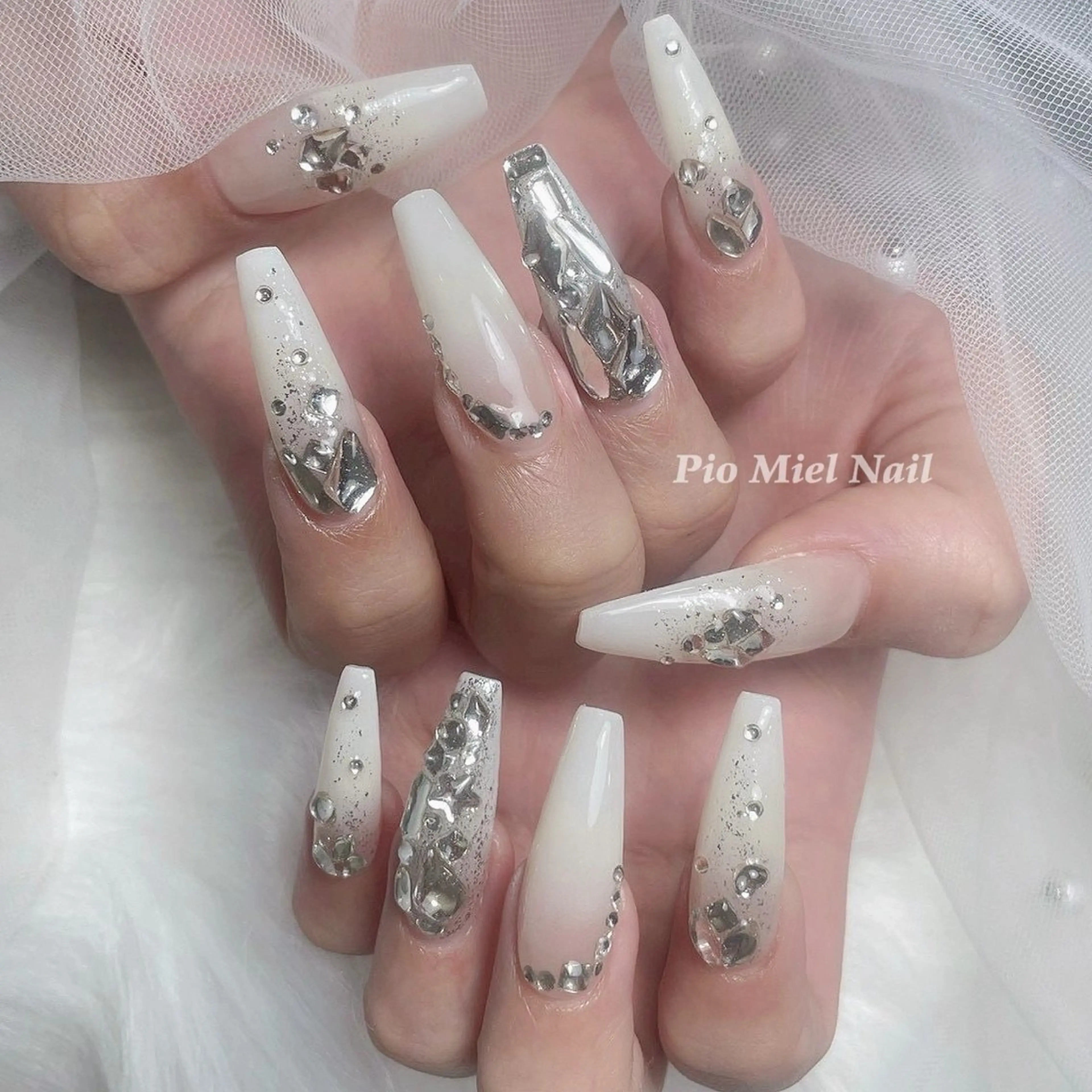 ネイル ハンドネイル HANA 長さだしのネイルデザイン