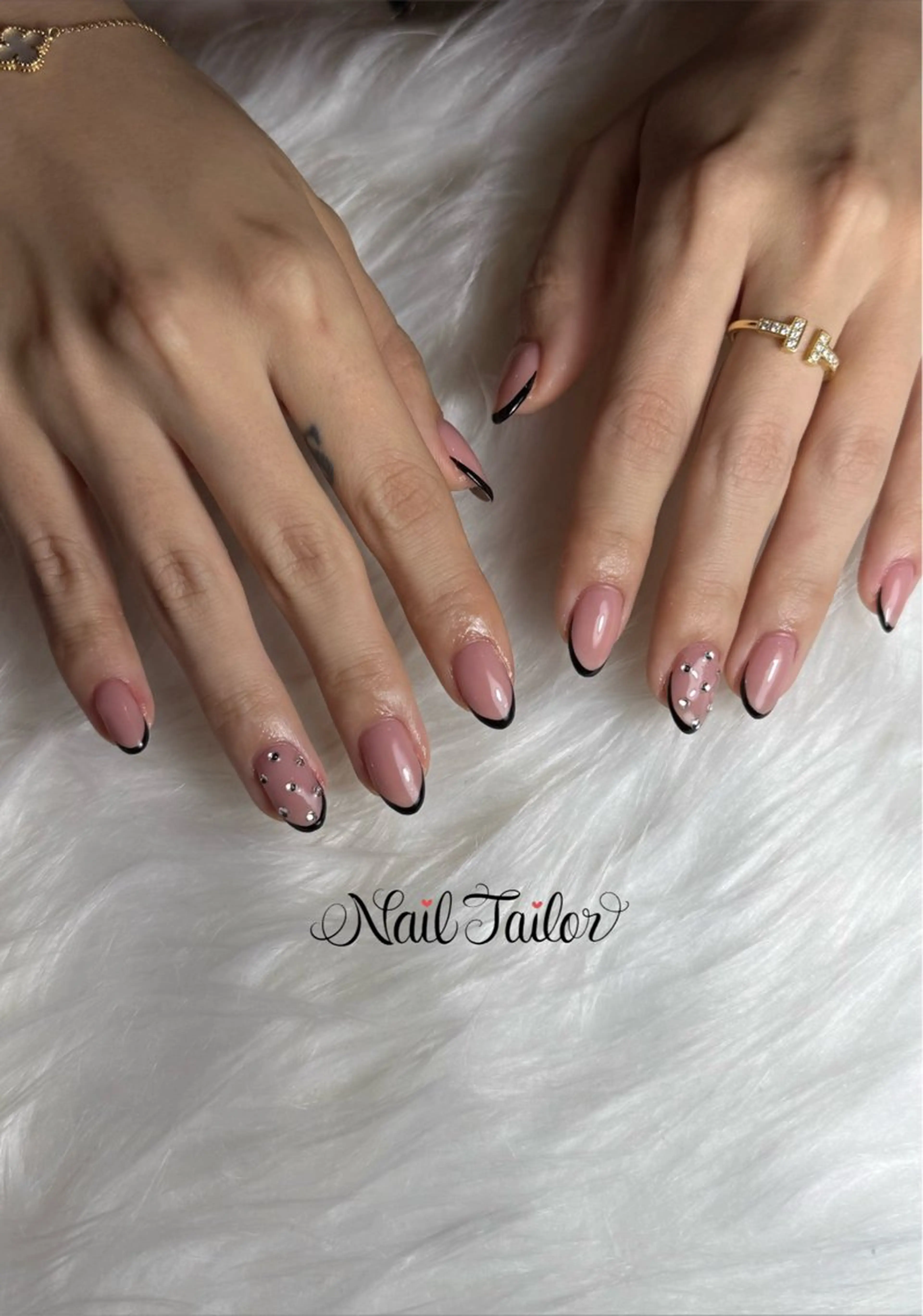 ネイル フレンチネイル ストーンネイル ハンドネイル NailTailor ネイルテイラーのネイルデザイン