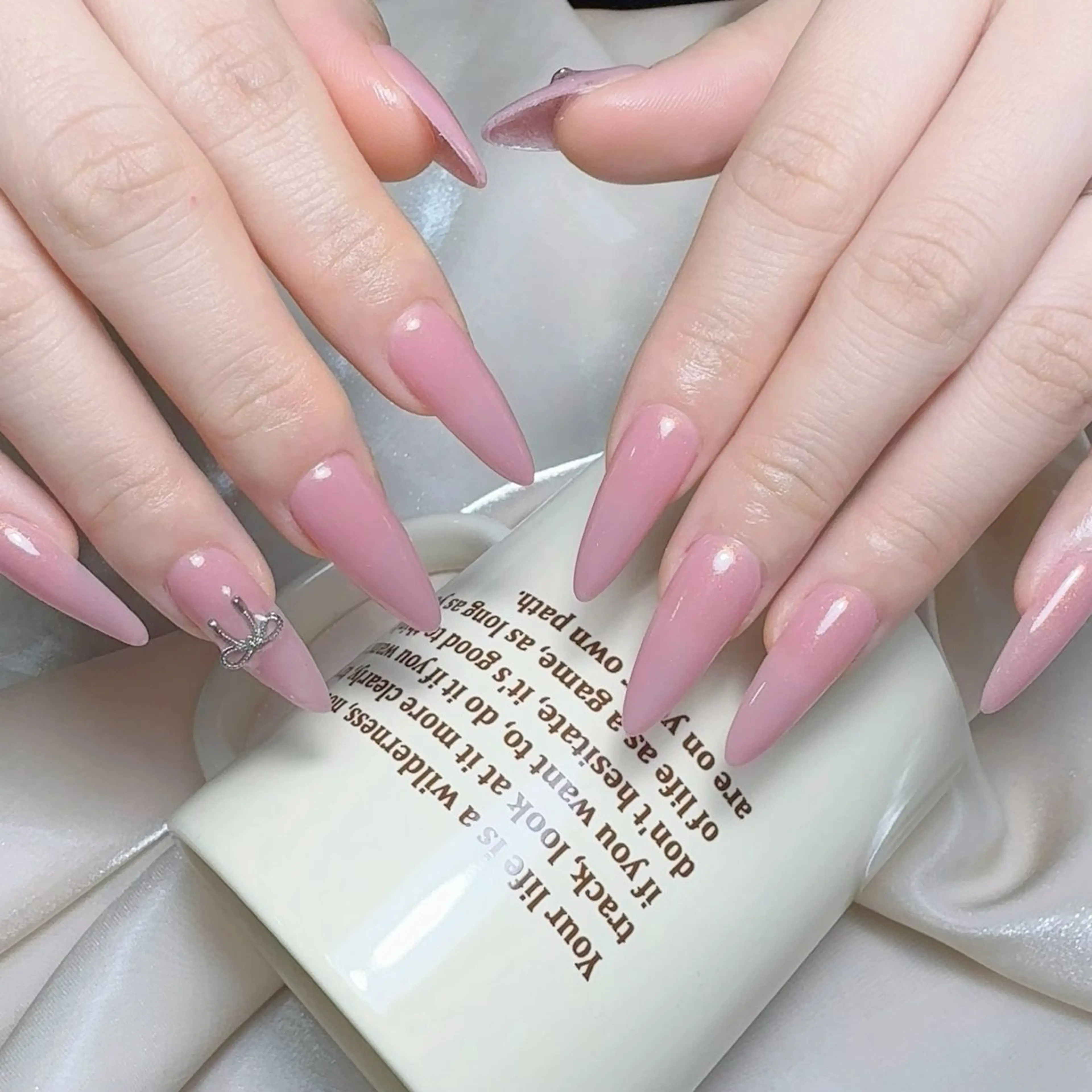 メンズ ネイル メンズ韓国風 アートネイル オーロラネイル ガーリー キラキラネイル ハンドネイル Nail salon 木にいるのネイルデザイン