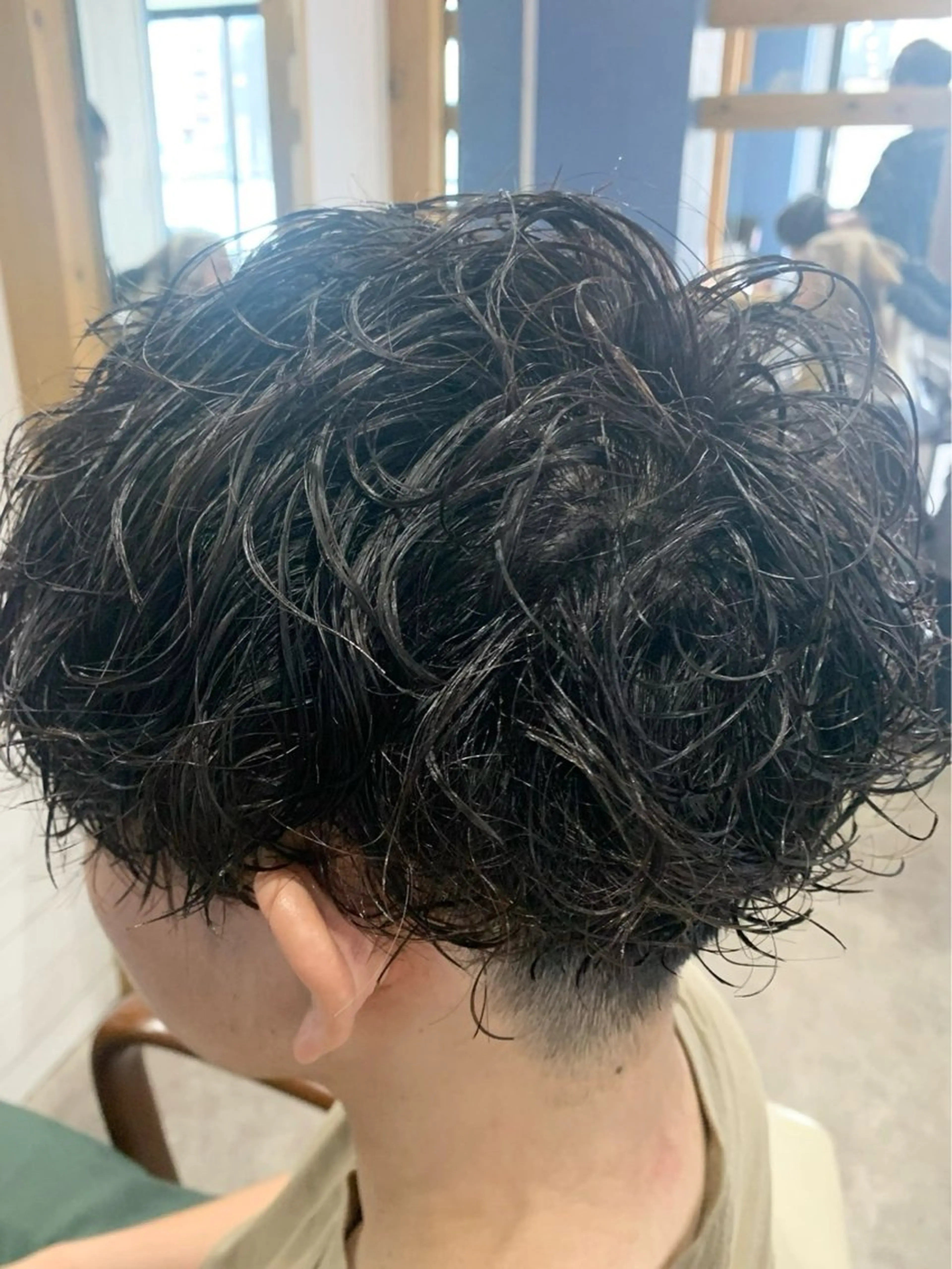 パーマ メンズ マッシュ メンズパーマ スパイラルパーマ カット パーマ トリートメント 松岡 恭弘のヘアスタイル