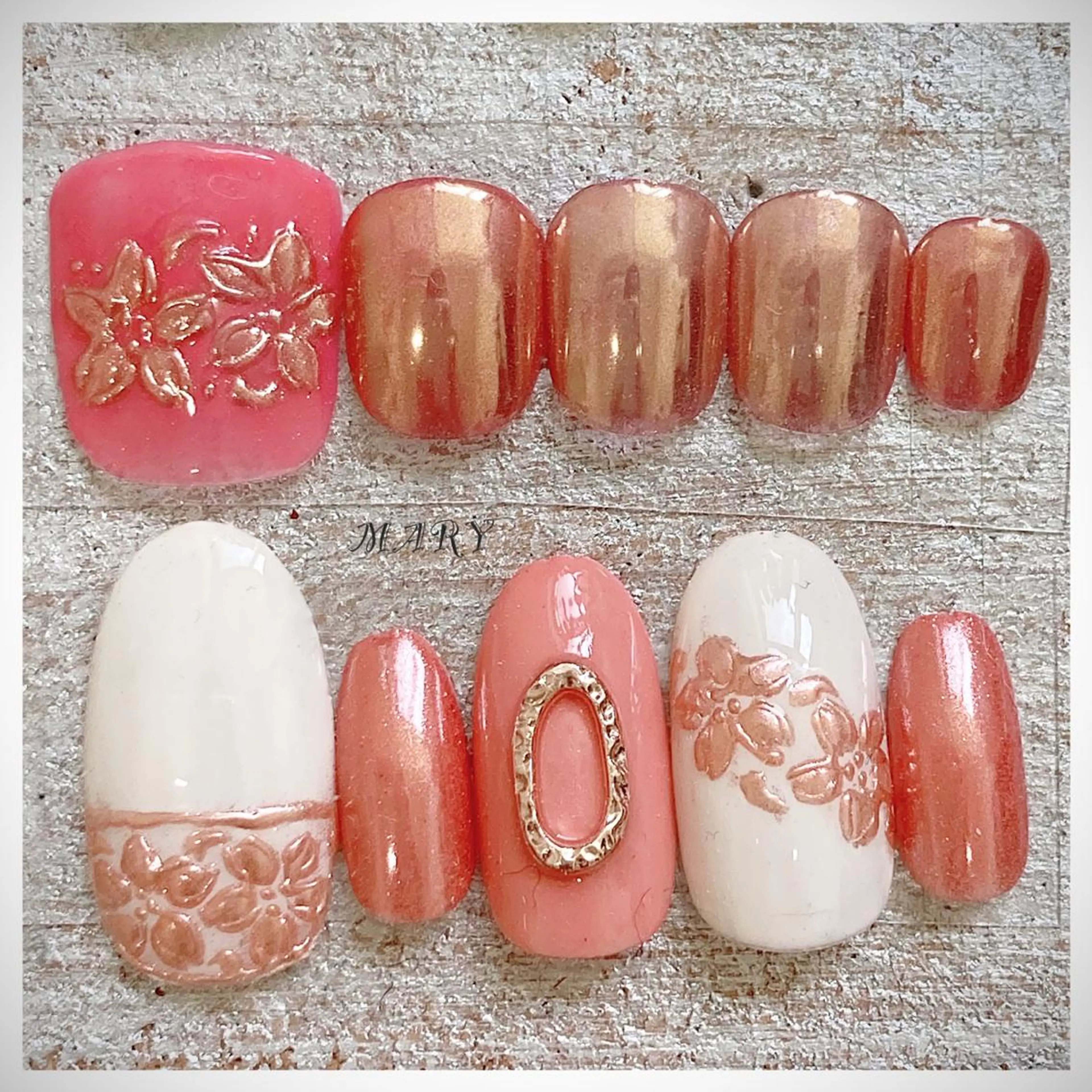 ネイル フットネイル おそろいネイル ミラーネイル ニュアンスネイル ワンカラーネイル フットネイル Mary nail .narumiのネイルデザイン