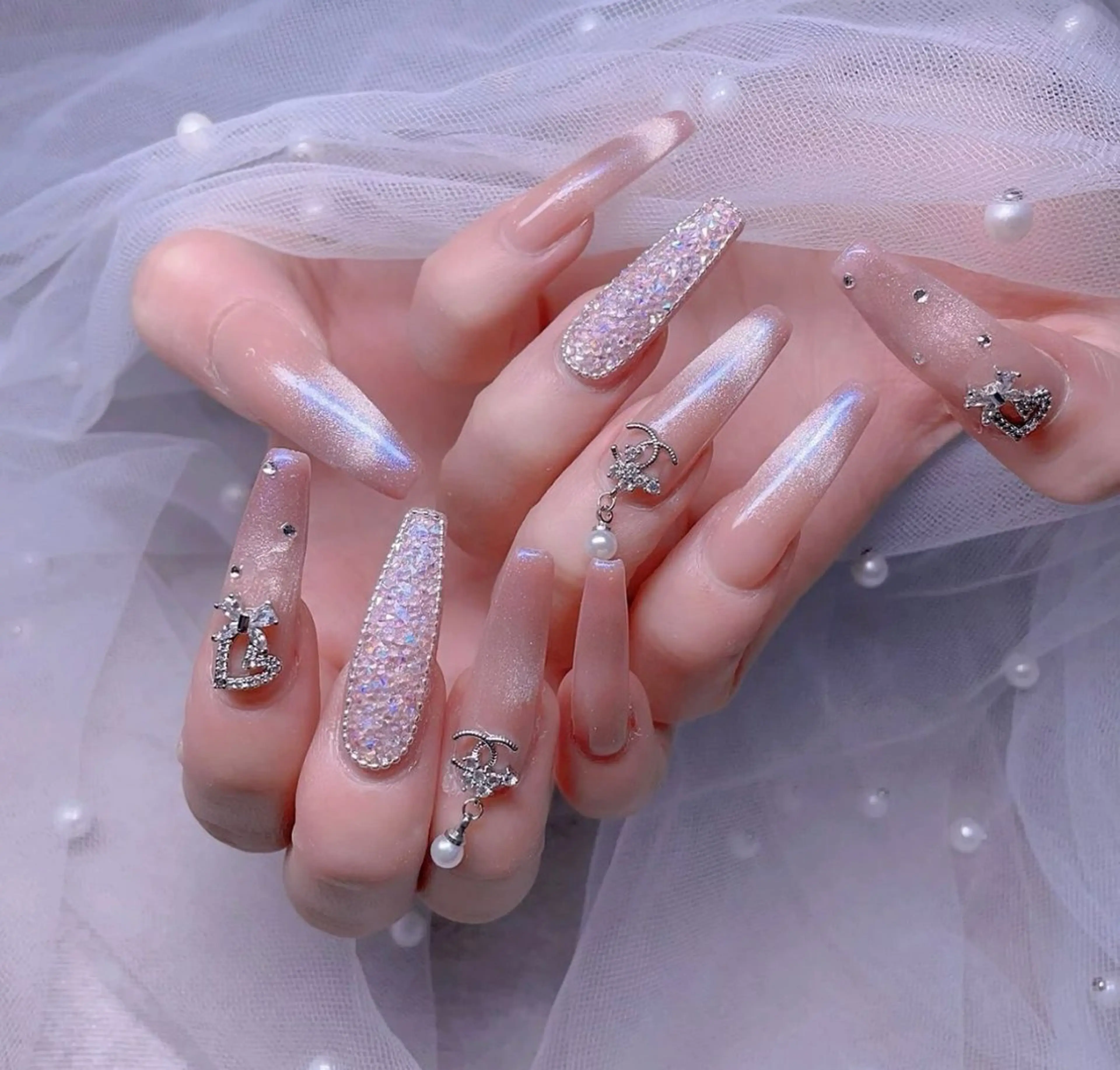 💅💅【長さだし✖︎チークネイル&マグフレンチ&ガラスフレンチ&オーロラネイル】+6本やり放題￥12,480の写真