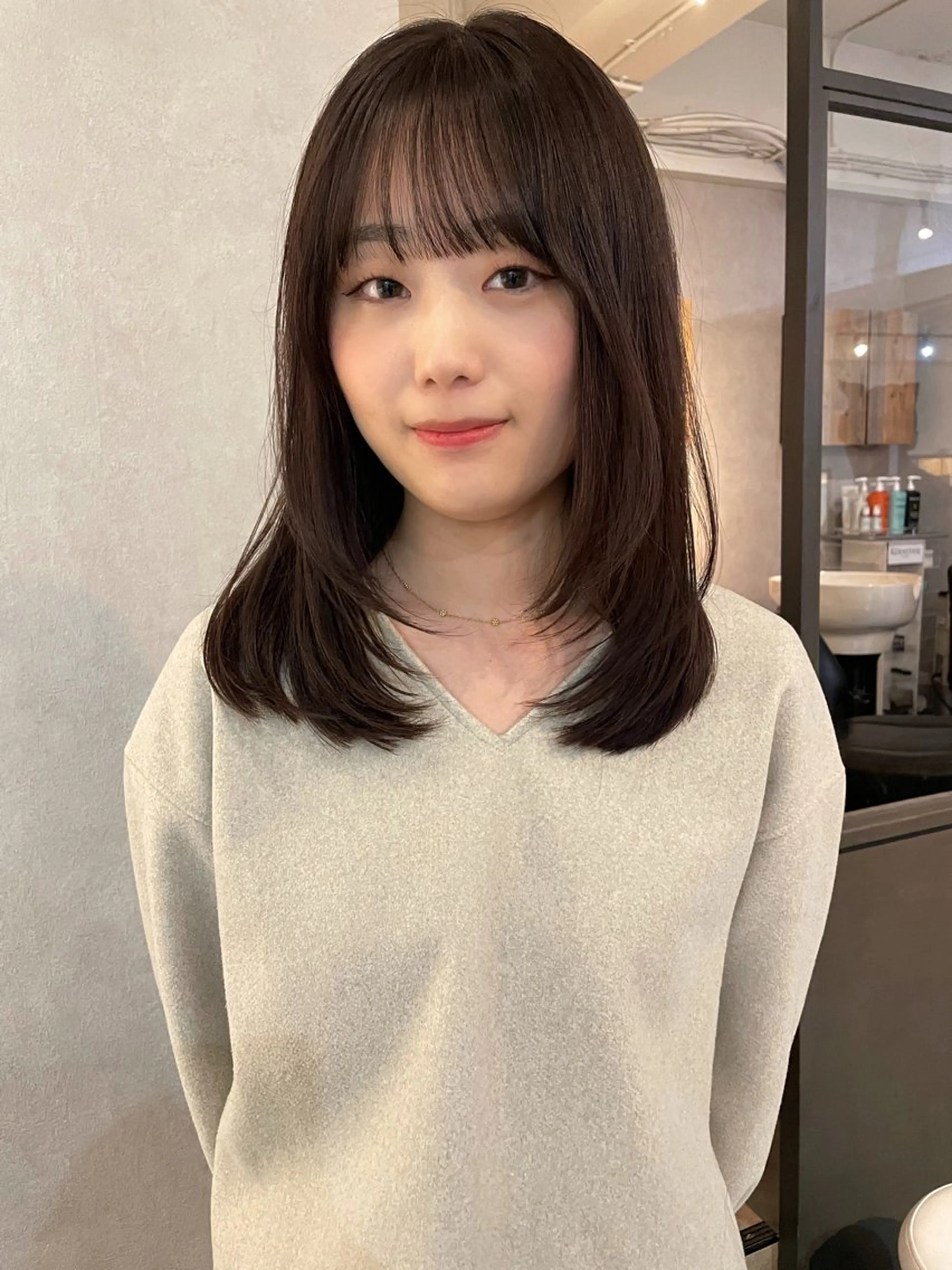 セミロング カラー ERINA/レイヤー /梅田のヘアスタイル