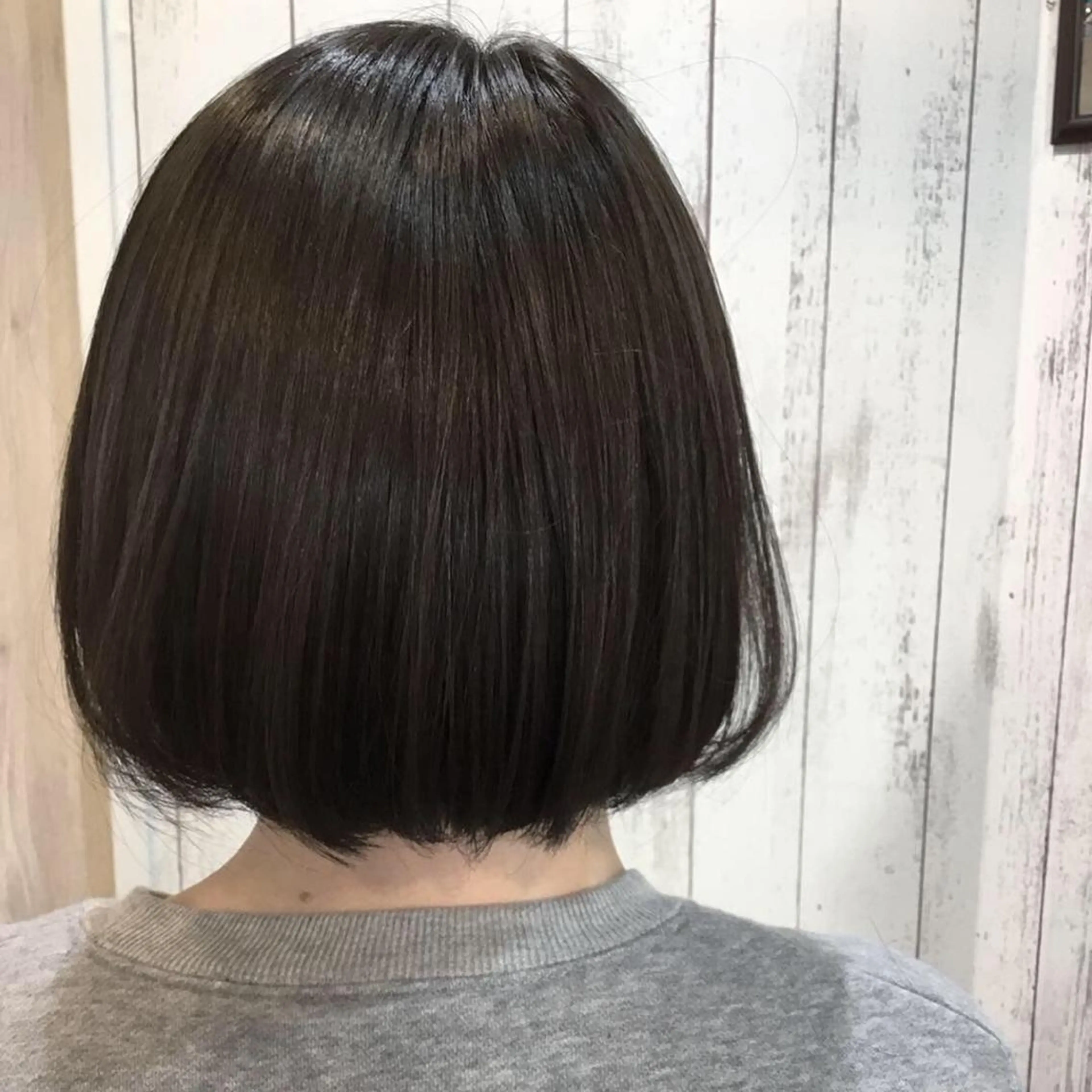 ショート カラー パーマ embrace エンブレイスのヘアスタイル