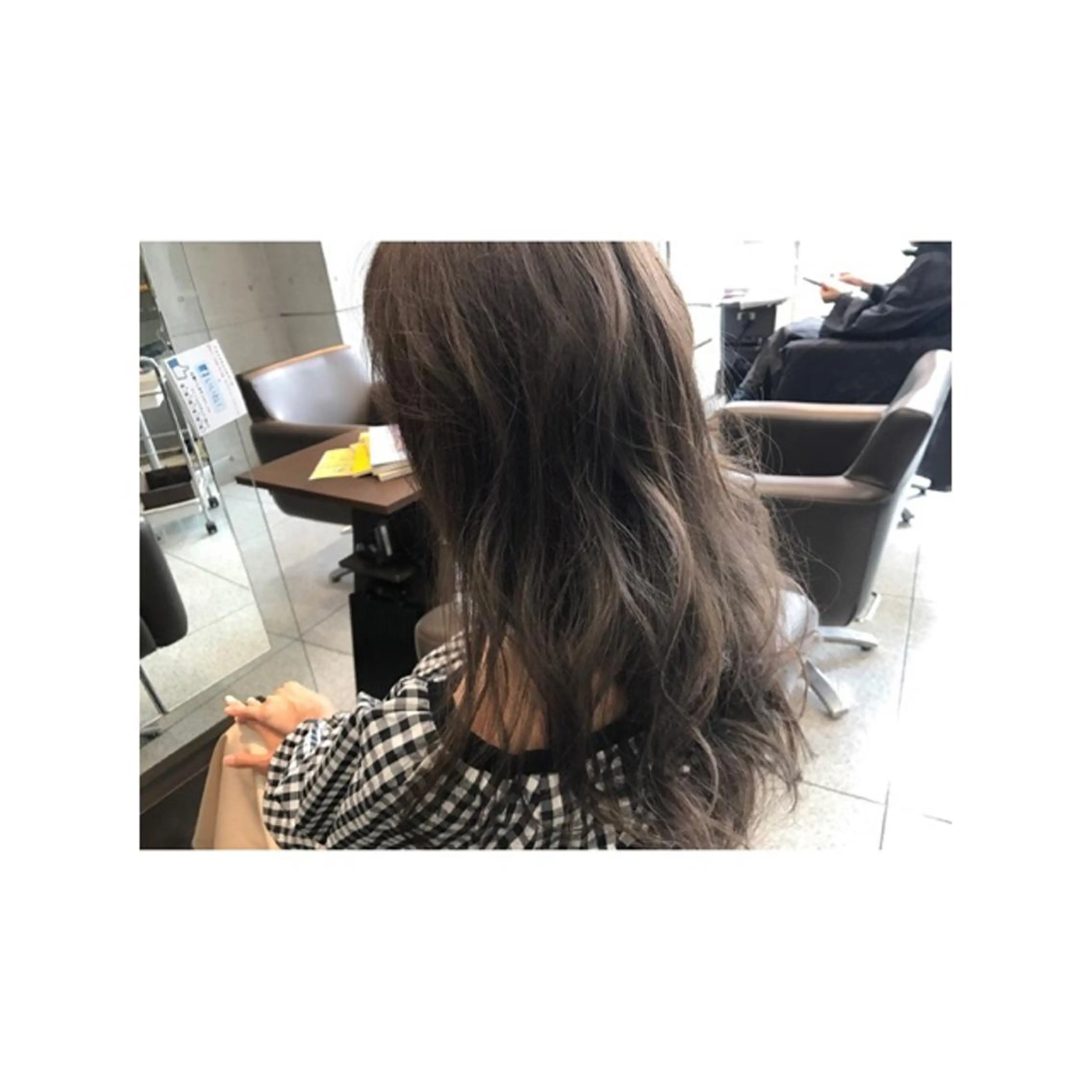 ロング カラー グレージュ ハイライトカラー ハイライト 大栗 佑也  髪質改善のヘアスタイル