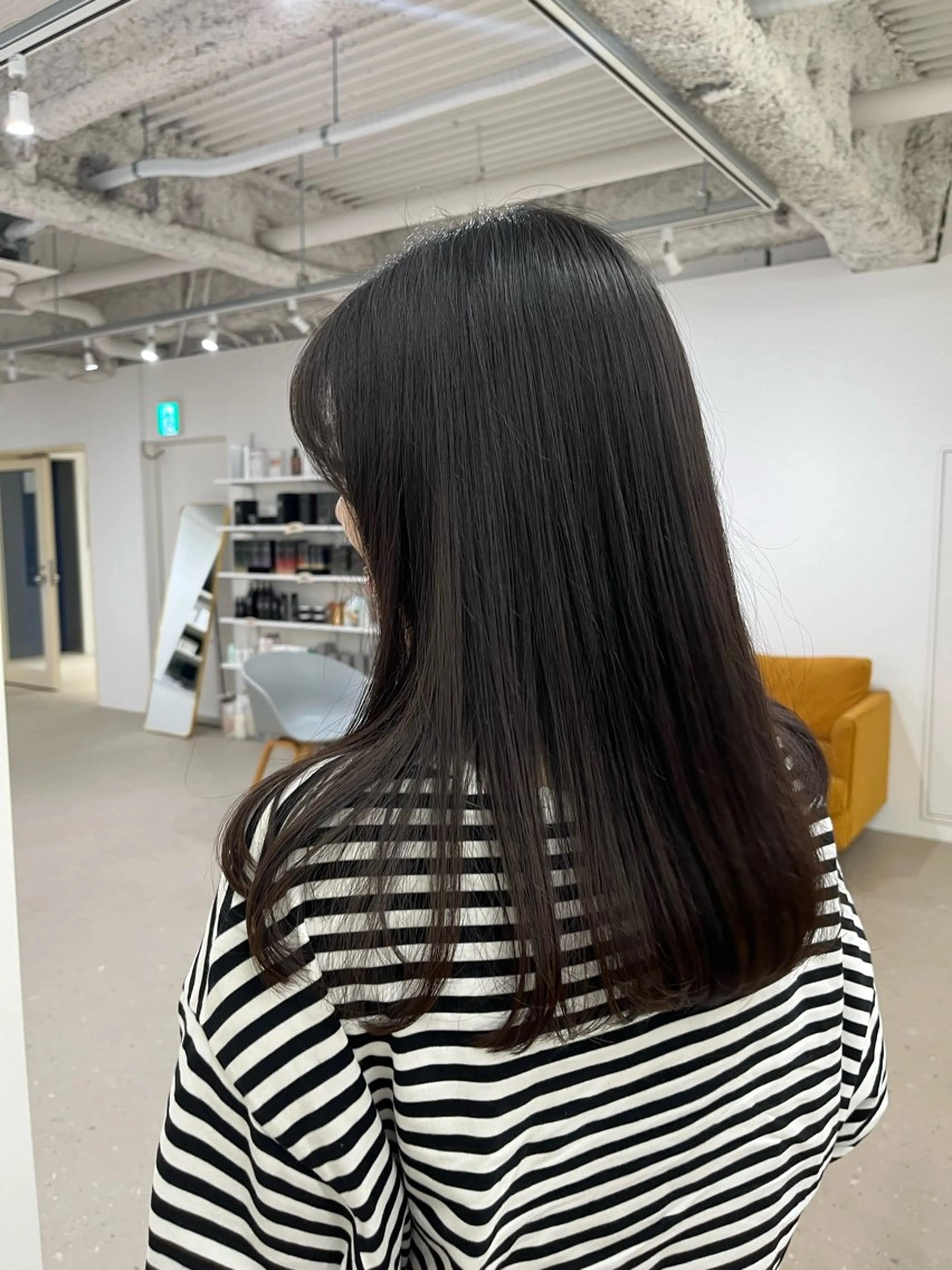 ロング カラー 阪本 桃のヘアスタイル