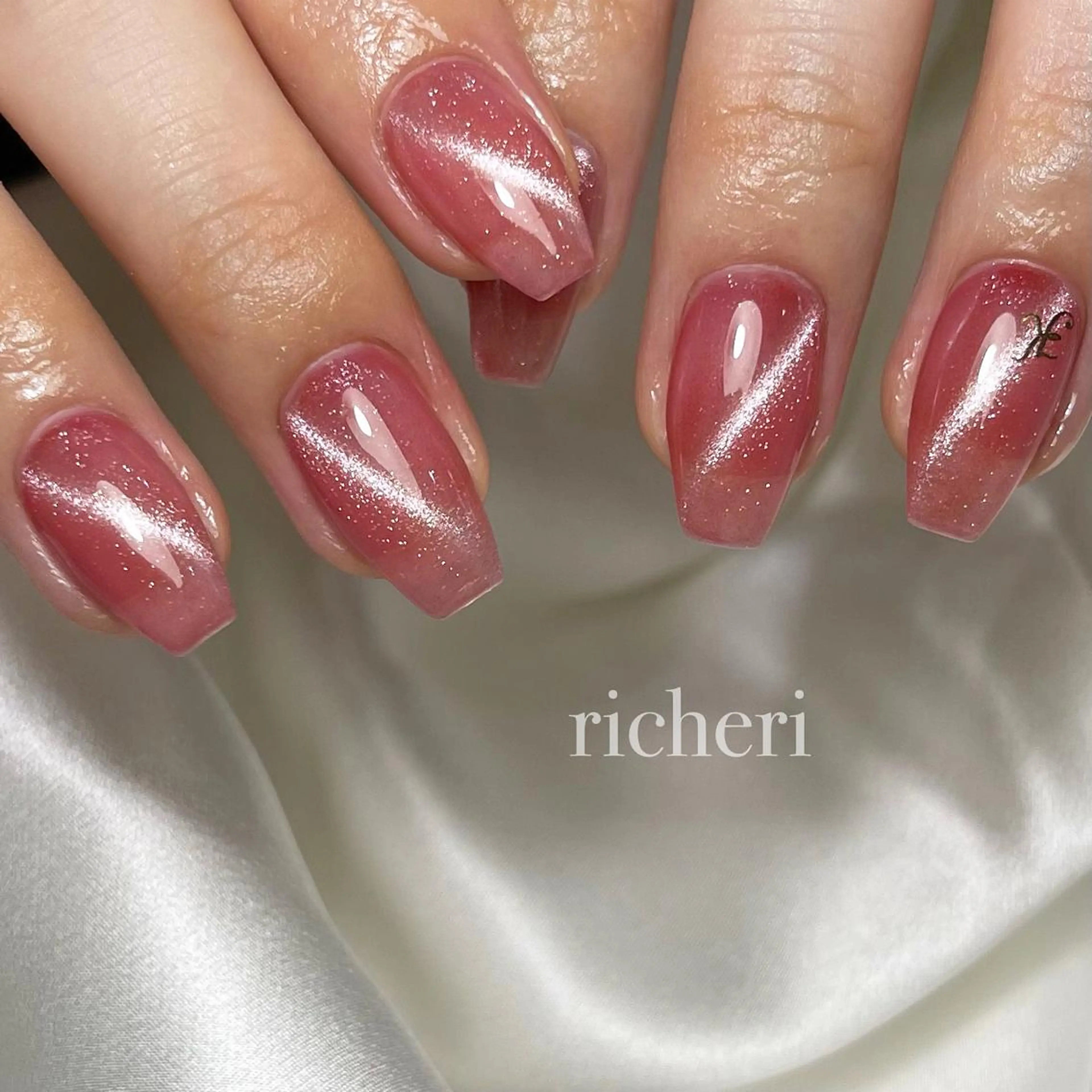 ミディアム ネイル ハンドネイル richeri beautyのエステ・リラクイメージ