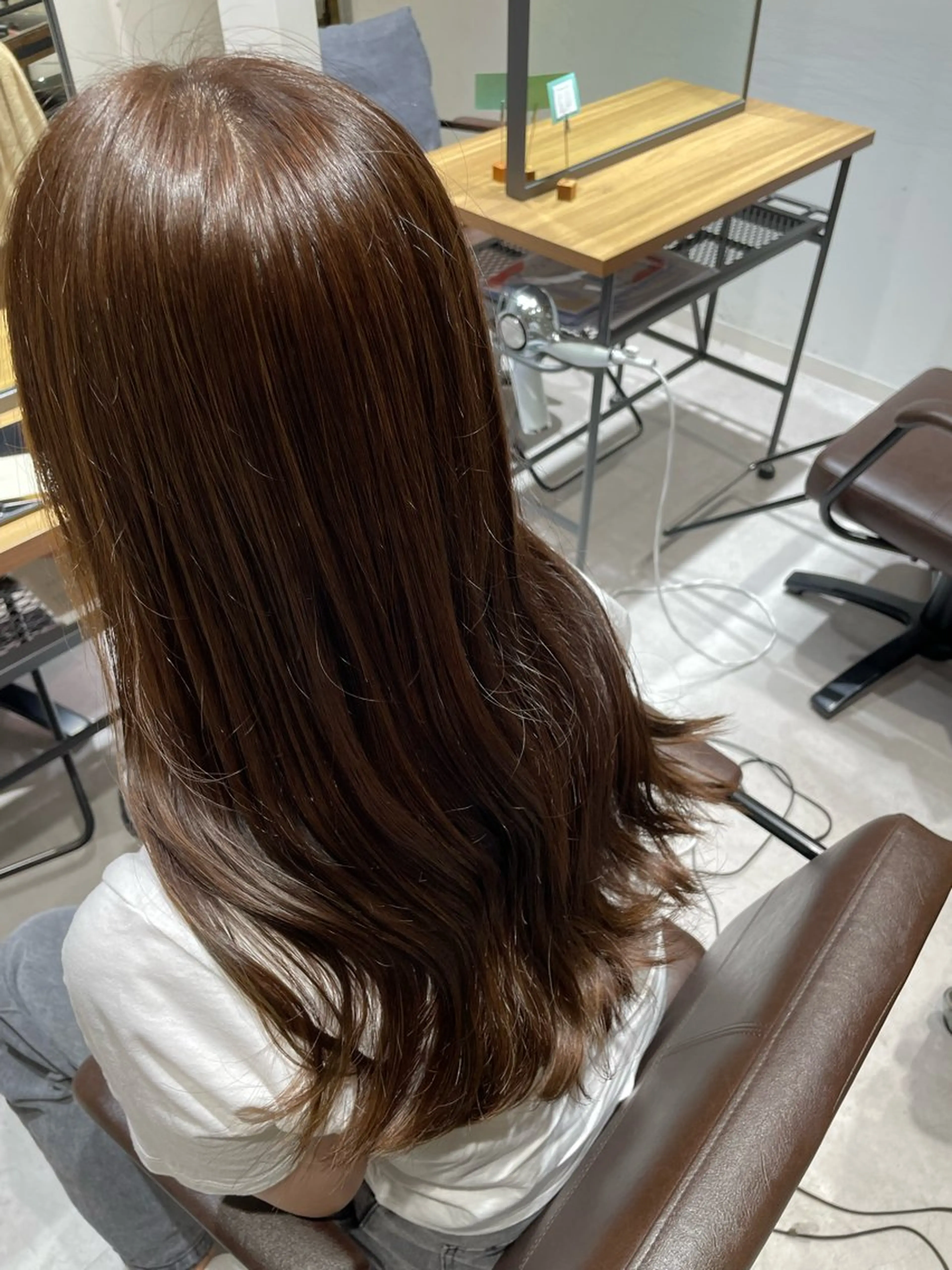 ロング カラー ヘアカラー トリートメント nayu / Fierのヘアスタイル