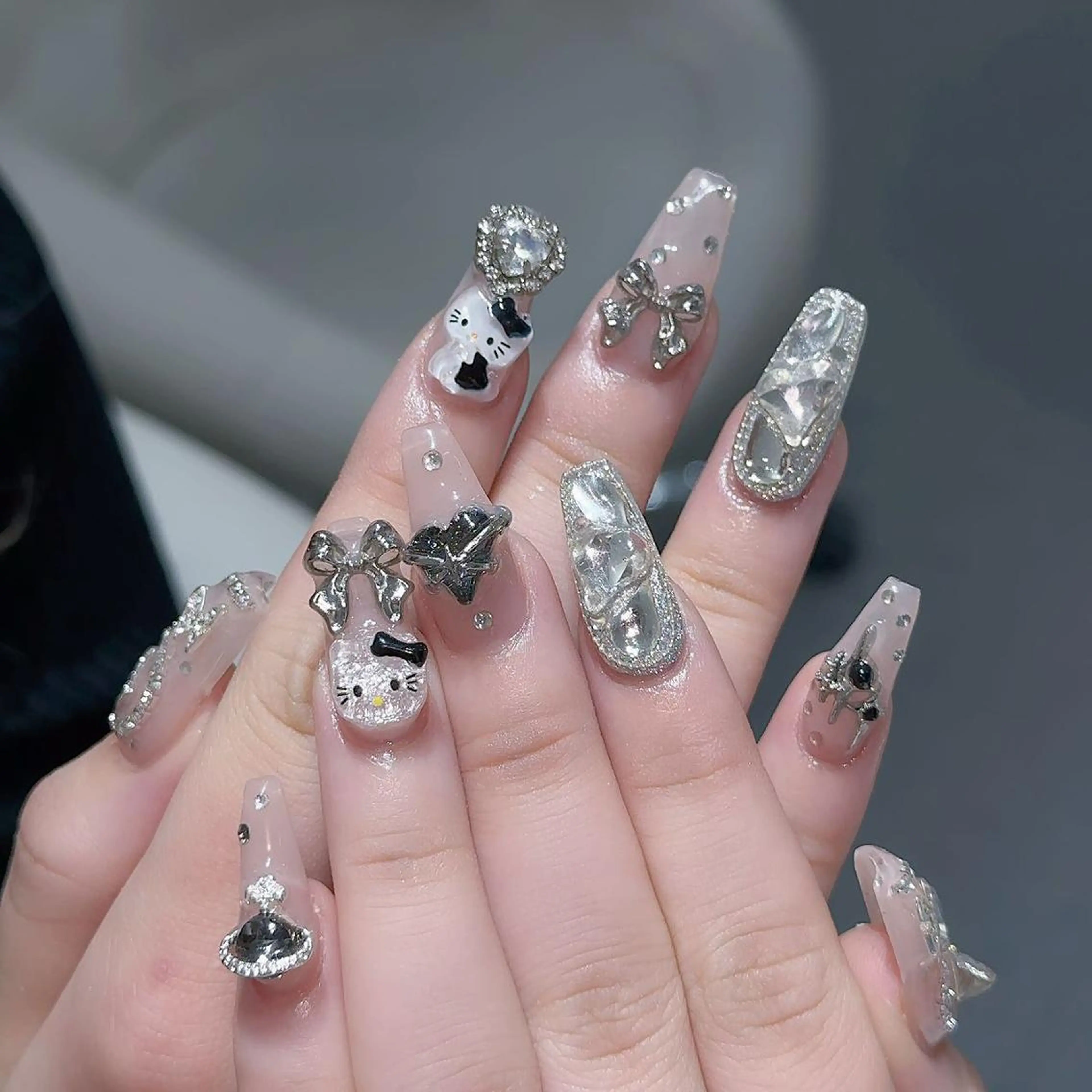 ネイル ハンドネイル Queens ciciのネイルデザイン