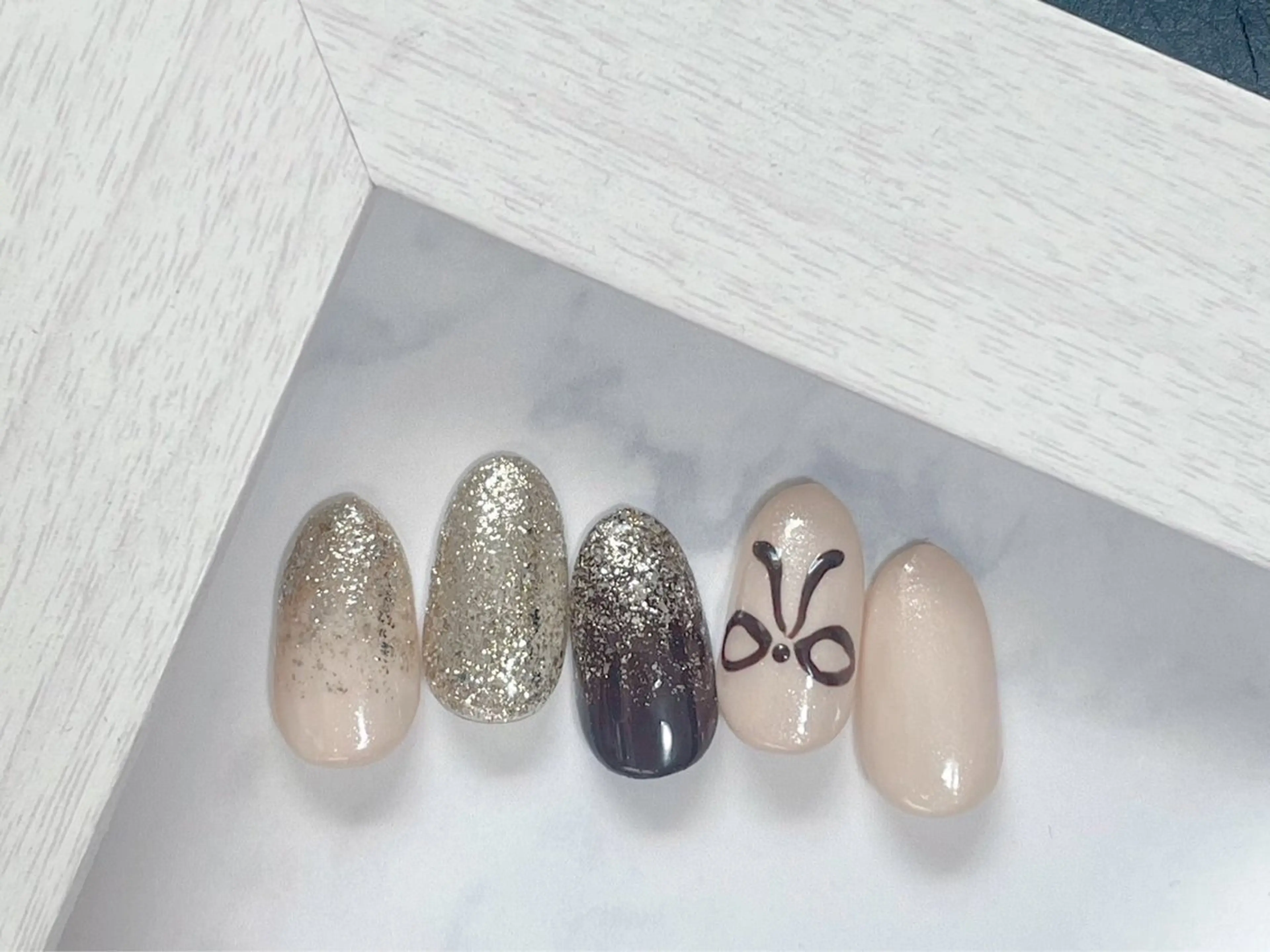 ネイル オーロラネイル フットネイル フレンチネイル ジェルネイル 韓国ネイル kiki nail &brow二子玉川の眉毛・アイブロウイメージ