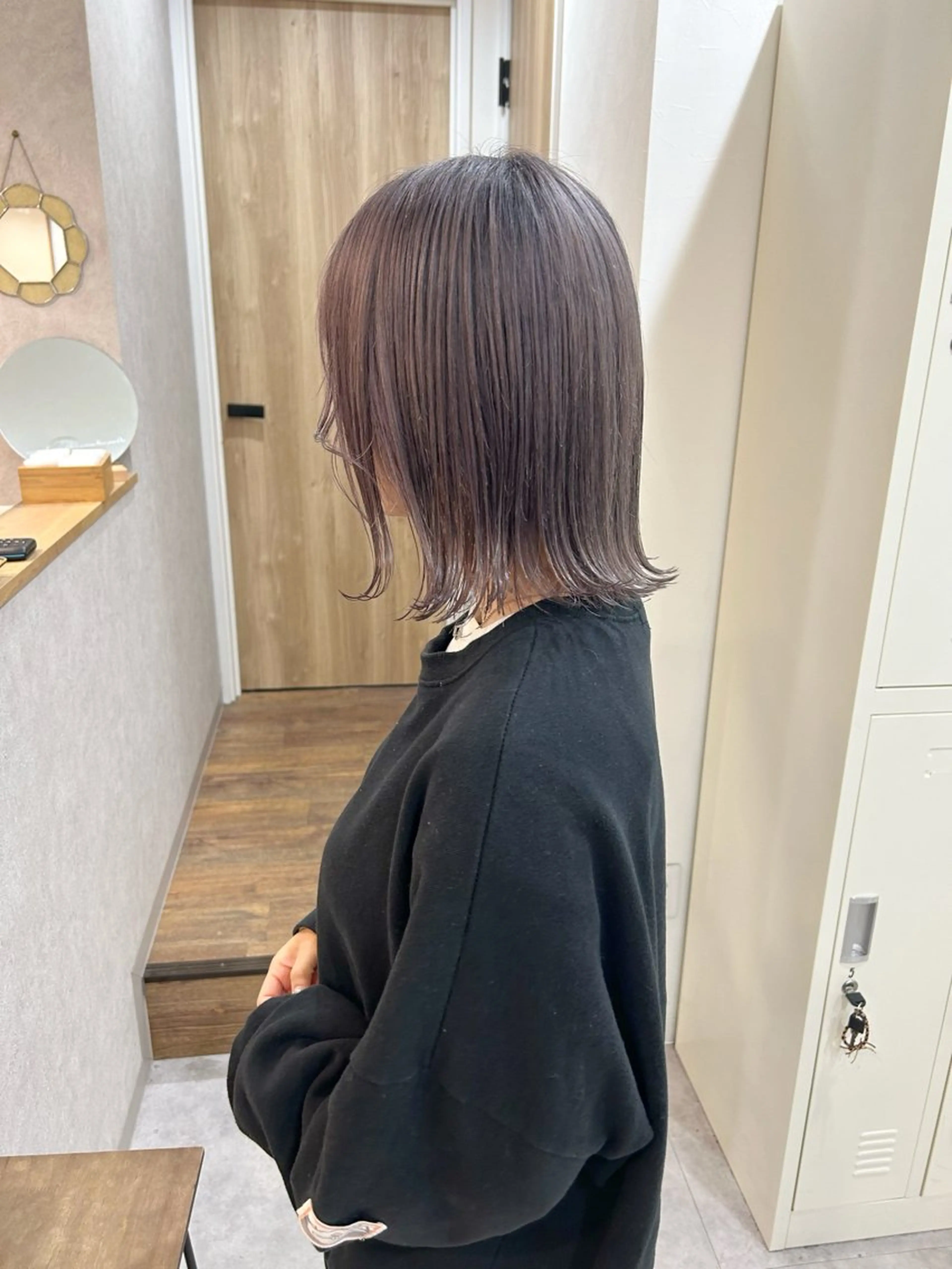 ミディアム カラー 切りっぱなしボブ ダブルカラー グレージュ ラベンダーカラー ラベンダーグレージュ ヘアカラー ボブ/ハイトーン 福生Radix 下田のヘアスタイル