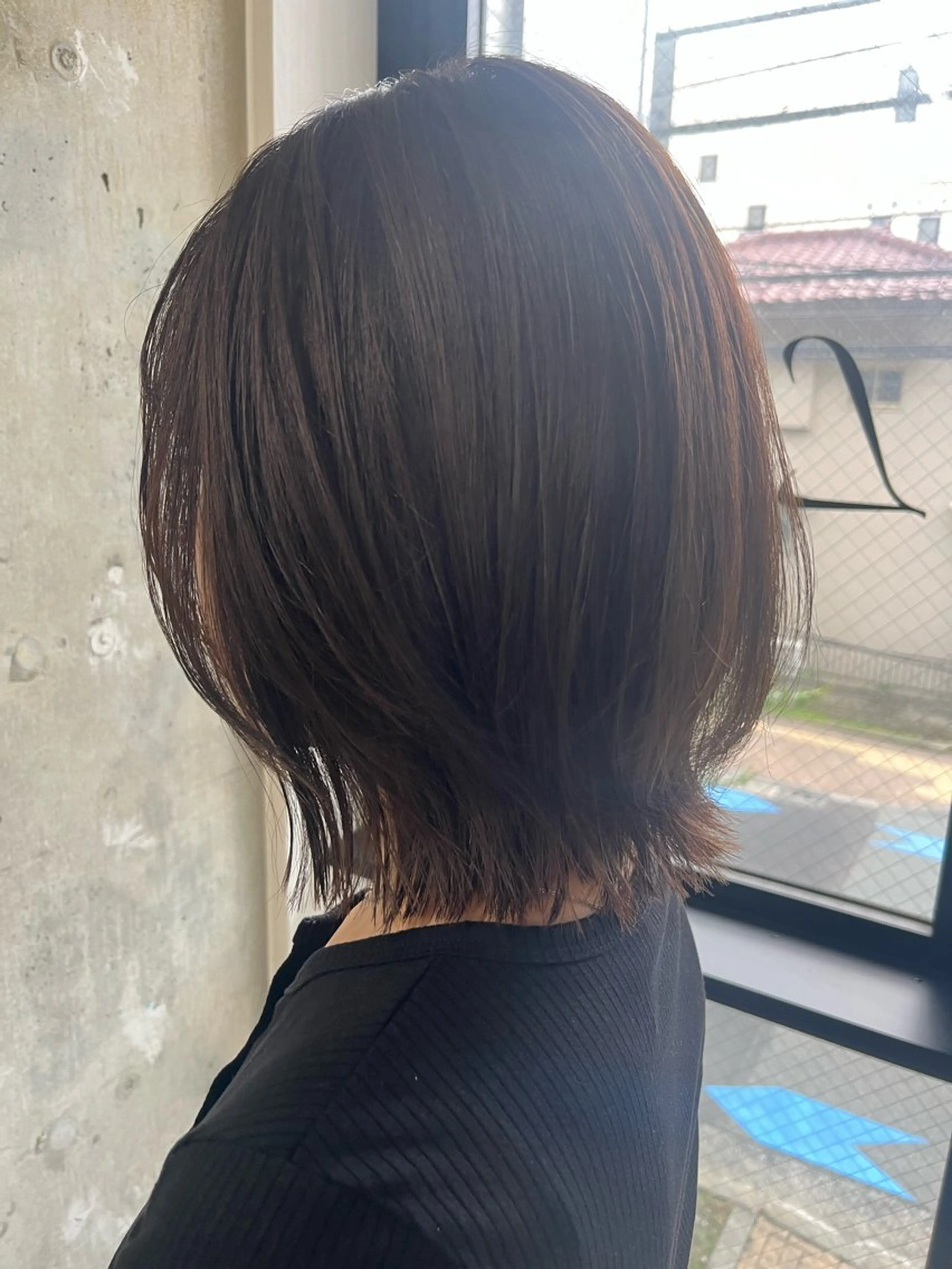 ミディアム カラー ボブレイヤー ブラウンカラー オリーブブラウン ボブ レイヤーカット anon Loemのヘアスタイル