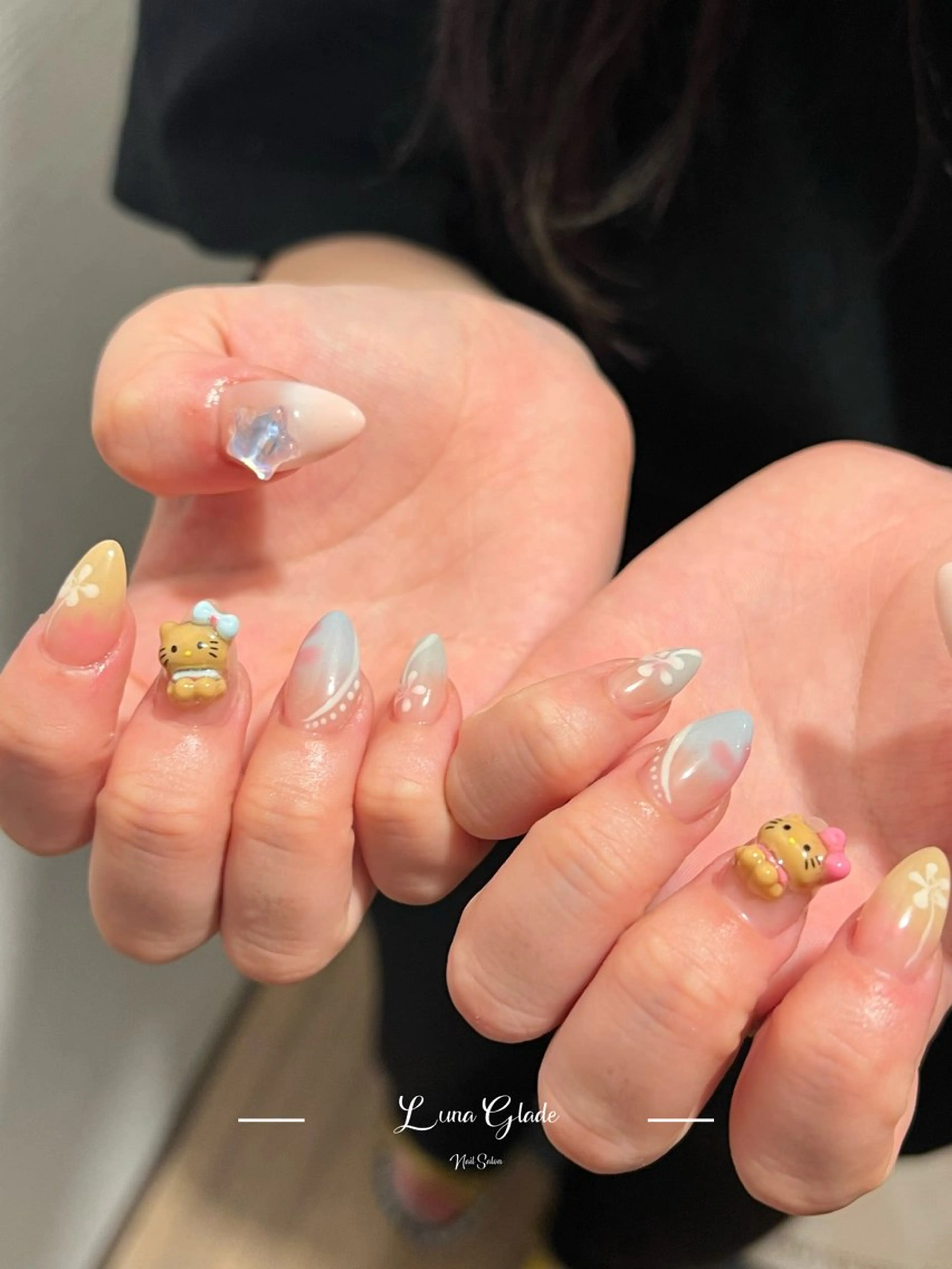 ネイル ハンドネイル Luna Gladeのネイルデザイン